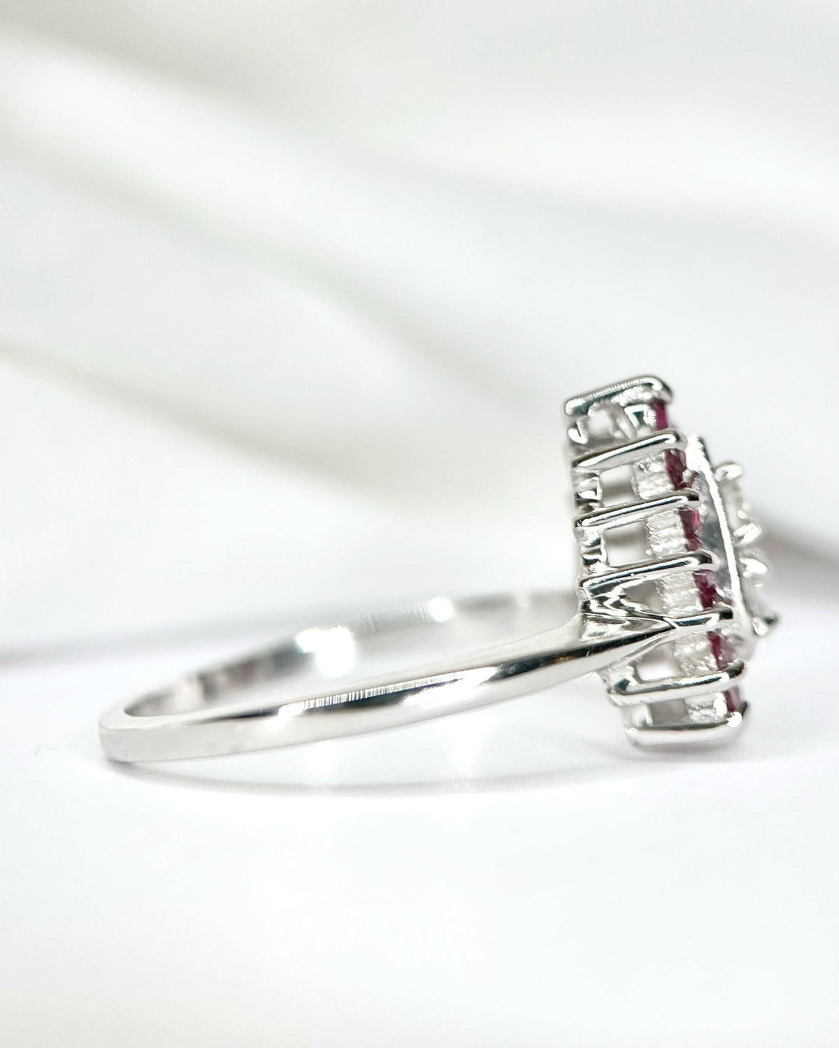 Bague Marguerite Poire Diamants & Rubis "Ariette" - Elliade Paris