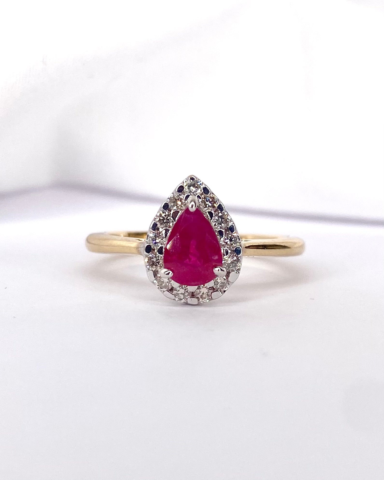 Bague Marguerite Poire Rubis 1 carat & Diamants "Georgia" - Elliade Paris