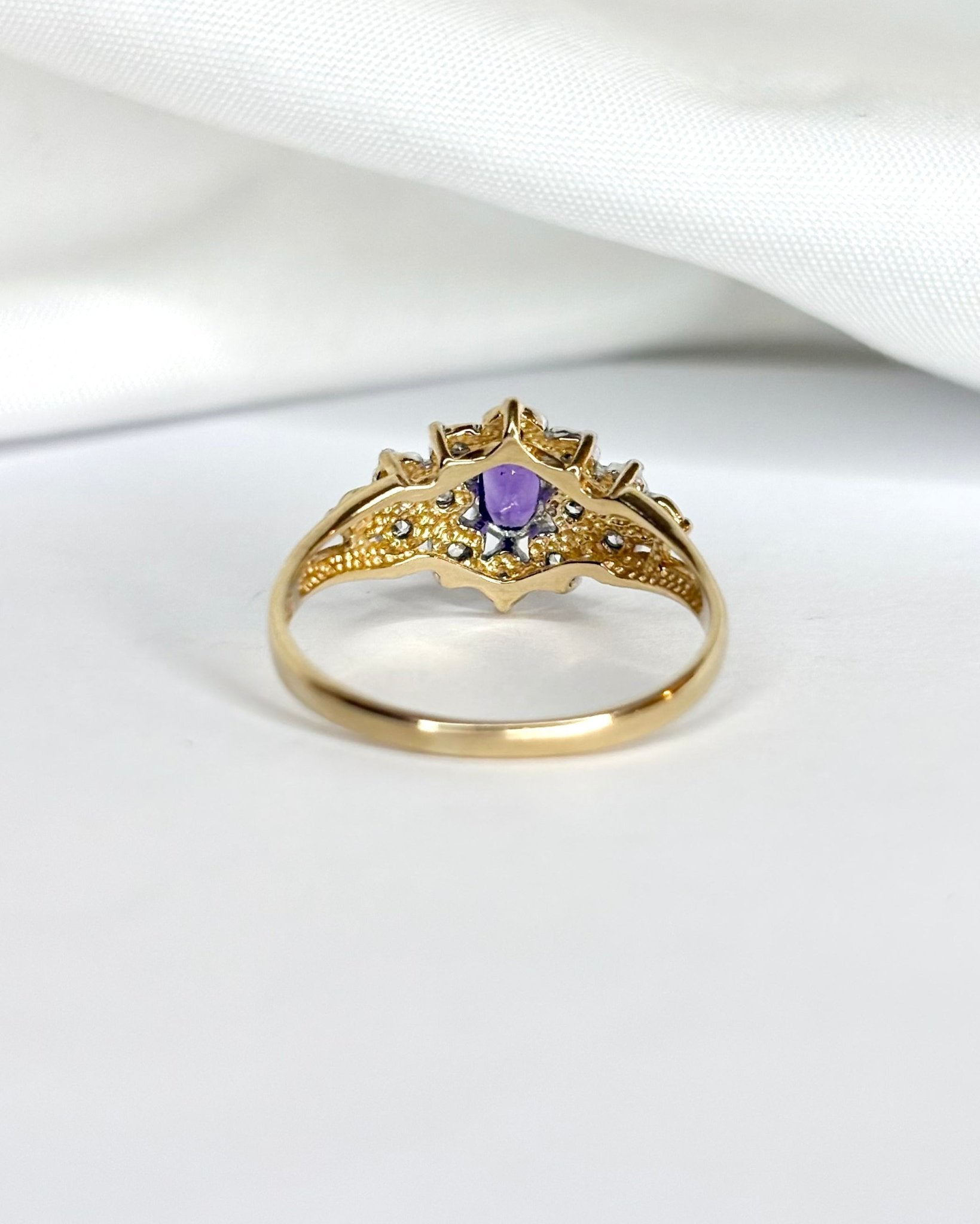 Bague Marguerite Rivière Améthyste & 14 Diamants "Lamia" - Elliade Paris