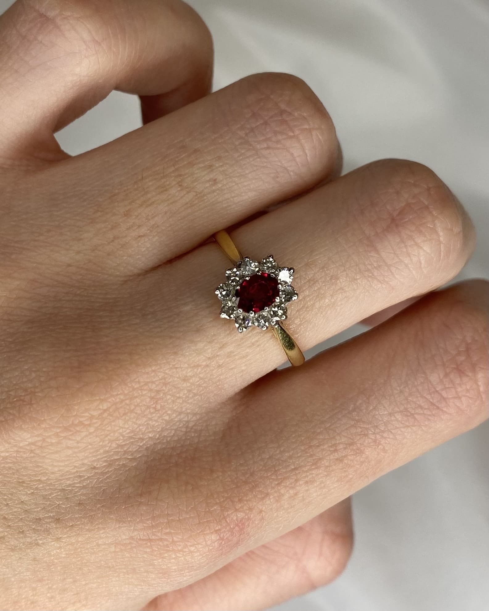 Bague Marguerite Rubis 0.48 carat & Diamants "Nadia" - Elliade Paris