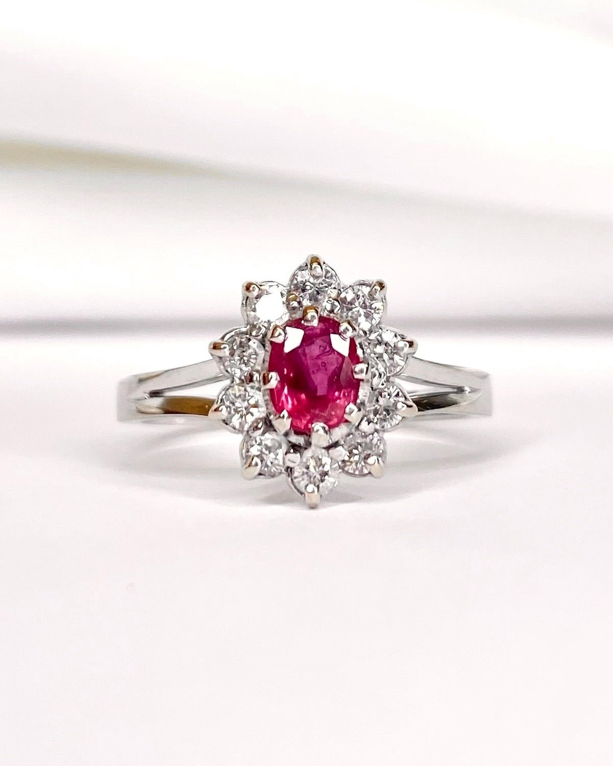 Bague Marguerite Rubis 0.55 carat & Diamants 0.30 carat "Adeline" - Elliade Paris
