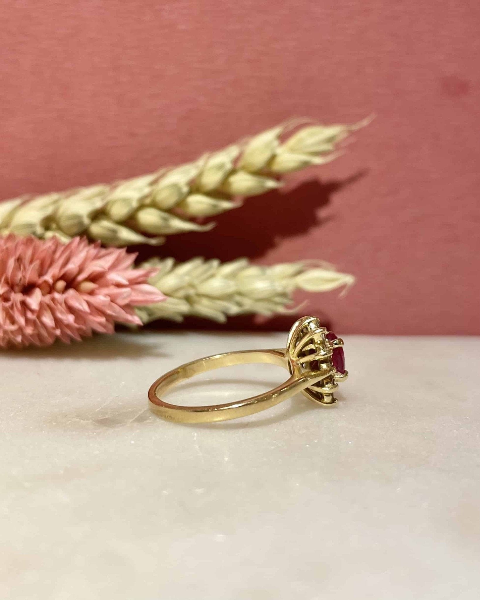 Bague Marguerite Rubis 0.55 carat & Diamants "Arlety" - Elliade Paris