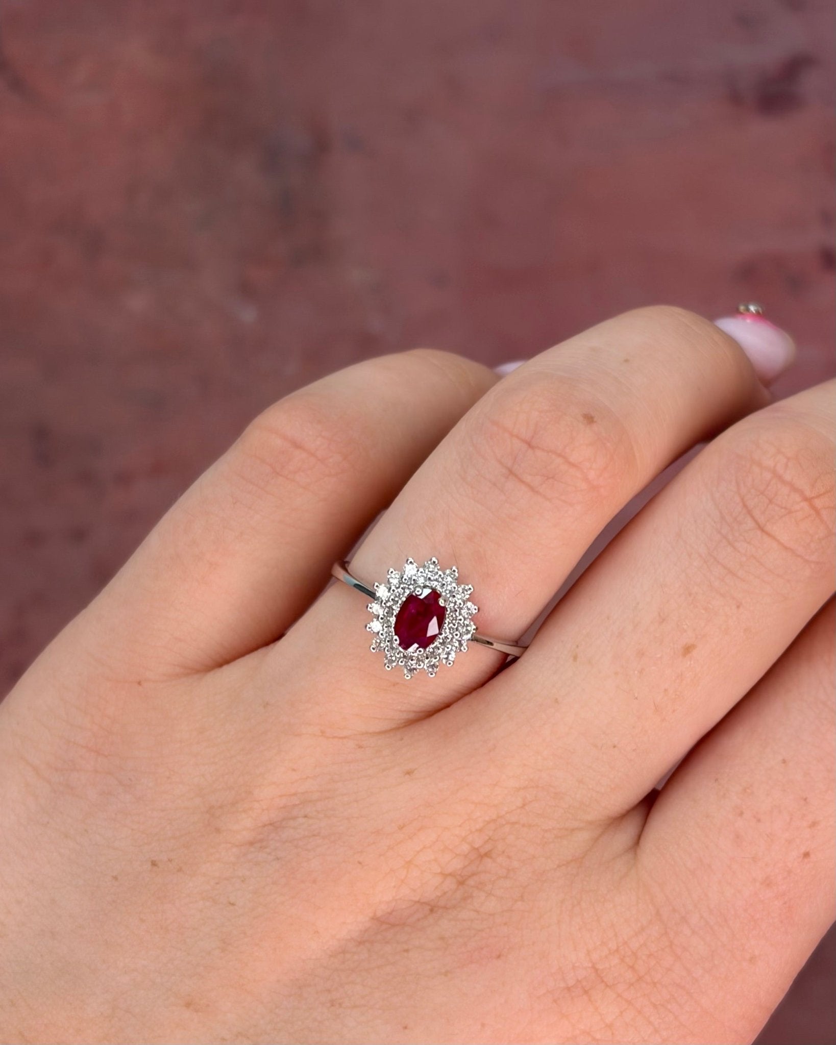 Bague Marguerite Rubis 0.58 carat & Diamants 0.27 carat "Cristella" - Elliade Paris