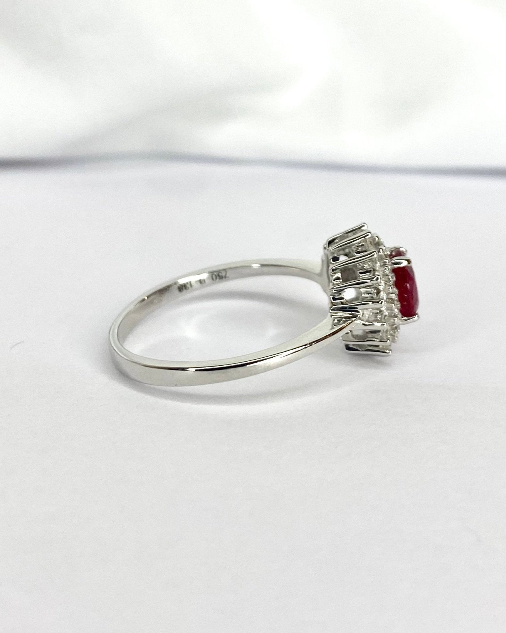 Bague Marguerite Rubis 0.58 carat & Diamants 0.27 carat "Cristella" - Elliade Paris