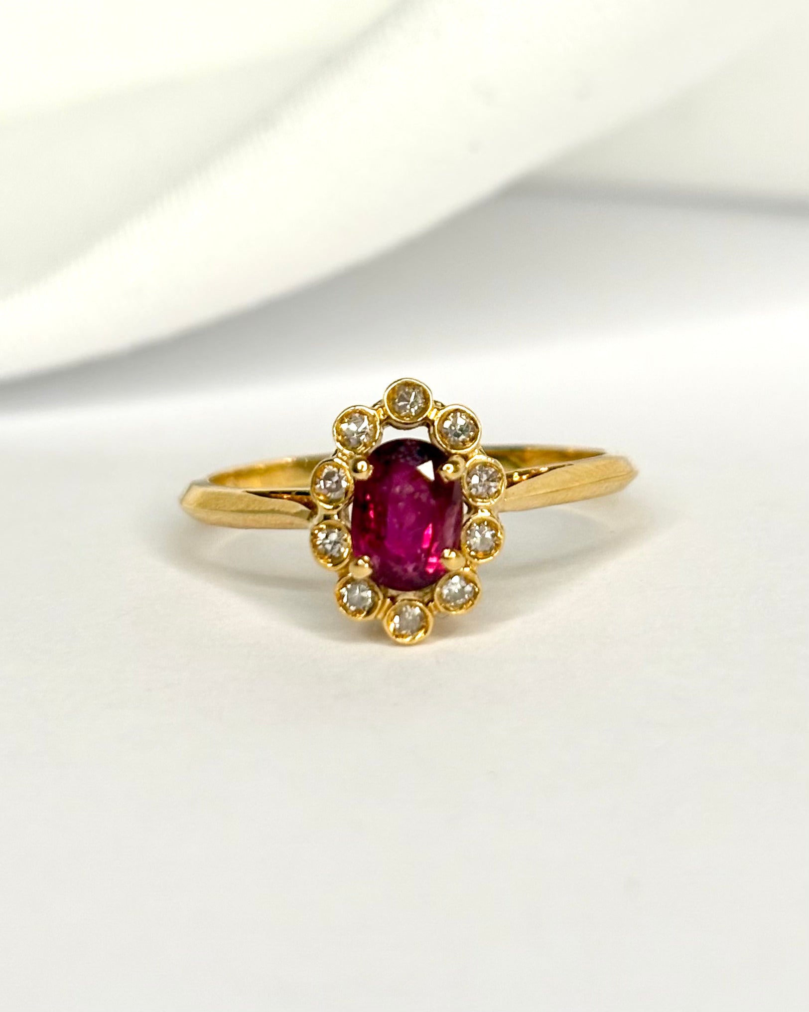 Bague Marguerite Rubis 0.58 carat & Diamants "Nolwenn" - Elliade Paris