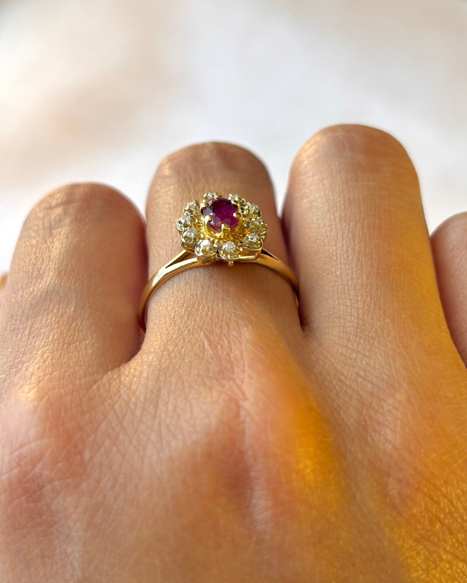 Bague Marguerite Rubis 0.60 carat & Diamants "Coralie" - Elliade Paris