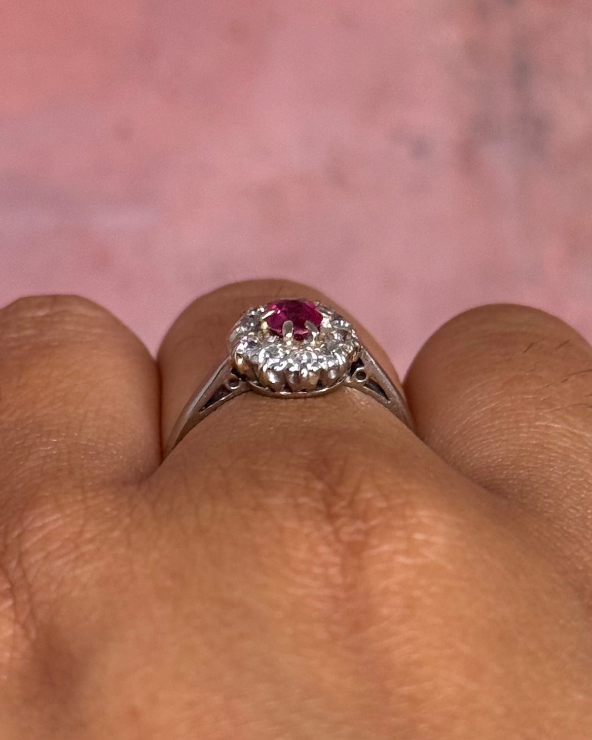 Bague Marguerite Rubis 0.60 carat & Diamants "Somia" - Elliade Paris