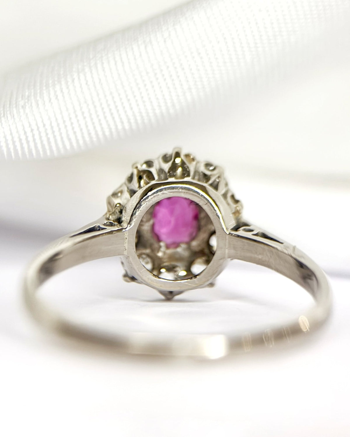 Bague Marguerite Rubis 0.60 carat & Diamants "Somia" - Elliade Paris