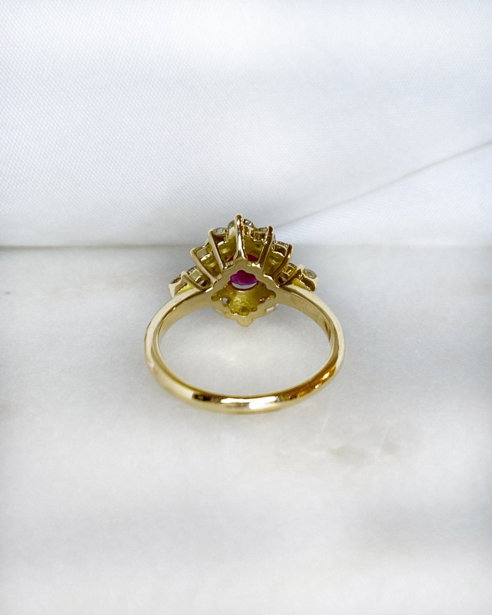 Bague Marguerite Rubis 0.75 carat & Diamants "Dakota" - Elliade Paris