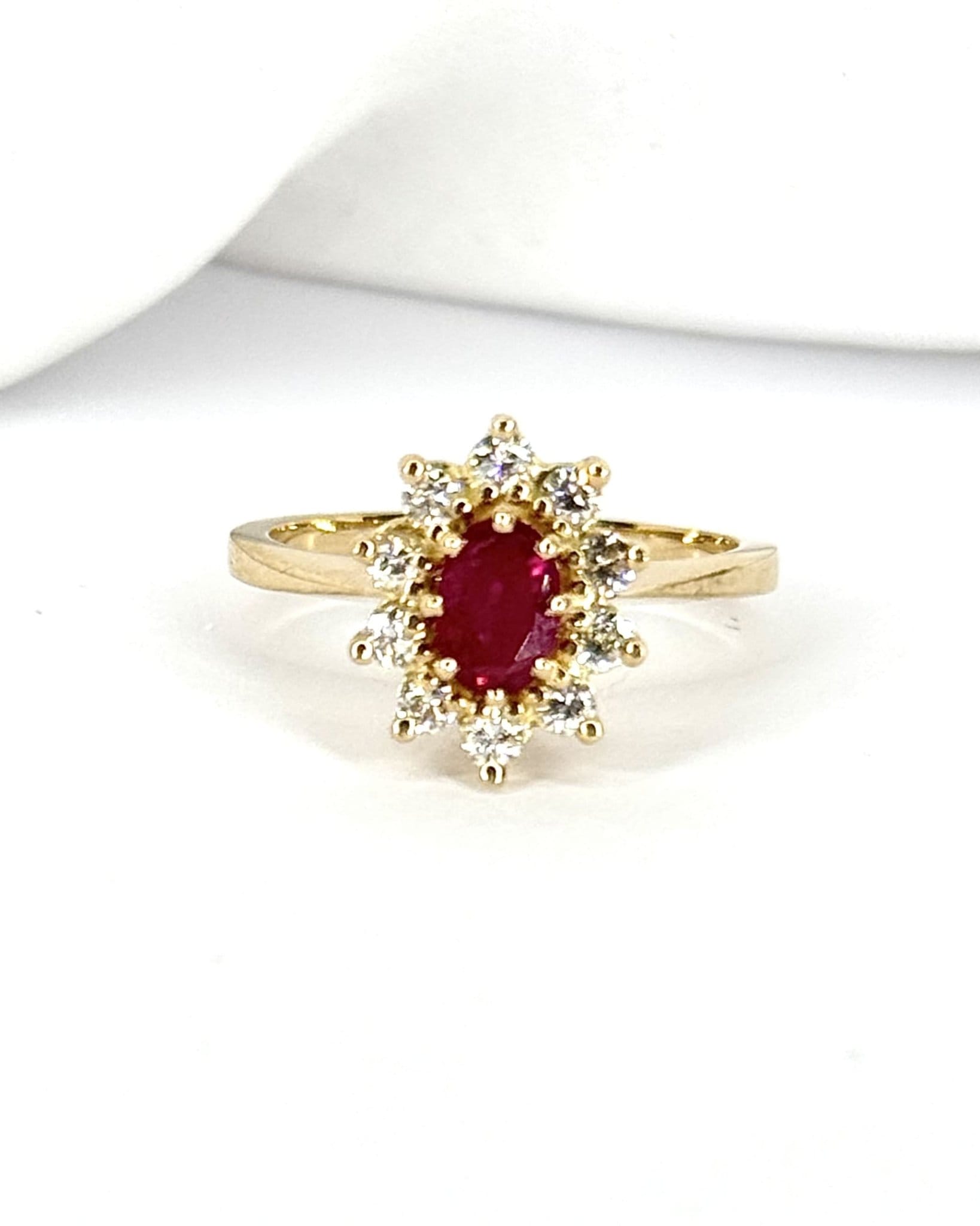 Bague Marguerite Rubis 0.79 carat & Diamants 0.20 carat "Solange" - Elliade Paris