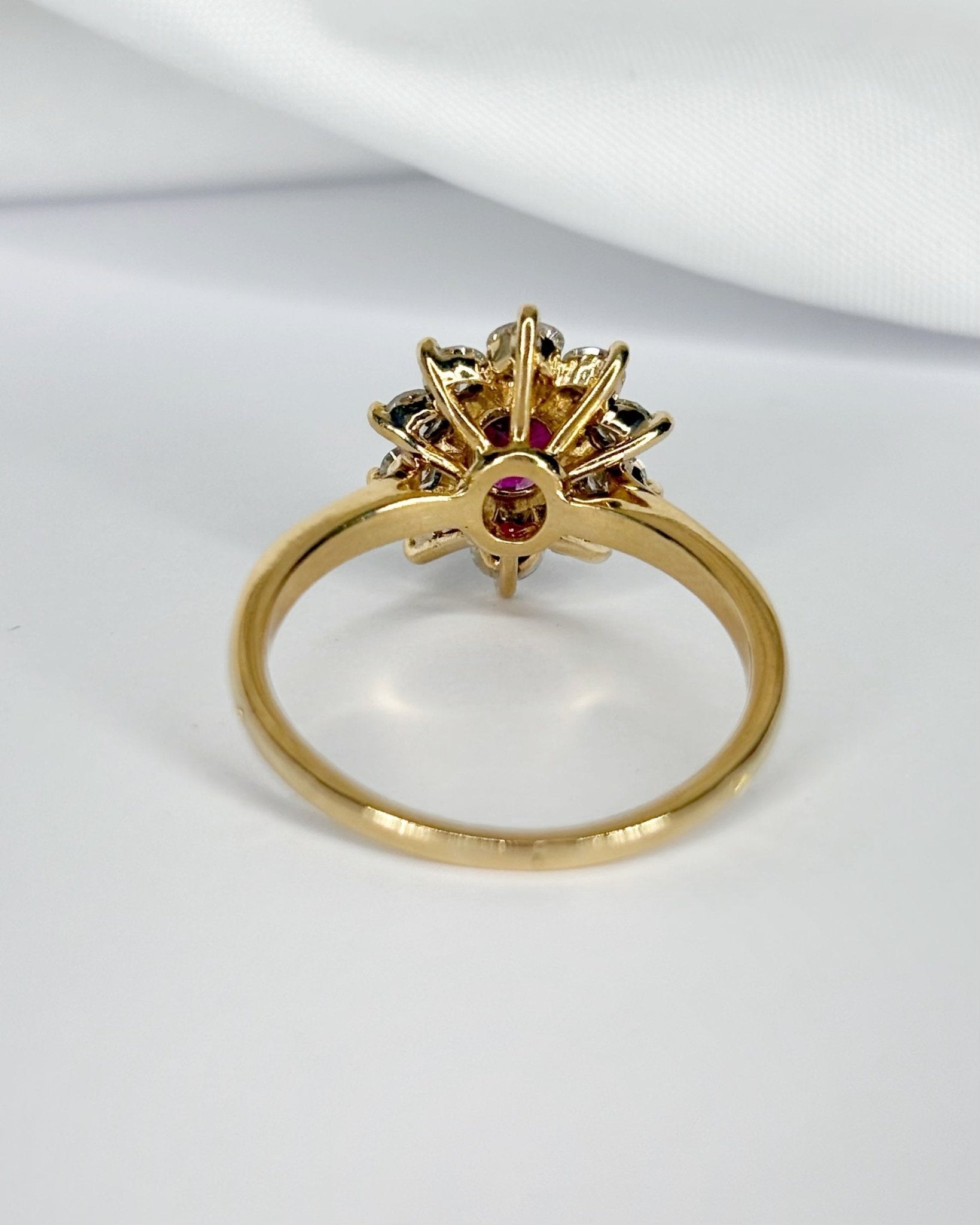 Bague Marguerite Rubis 0.87 carat & Diamants 0.50 carat "Nina" - Elliade Paris