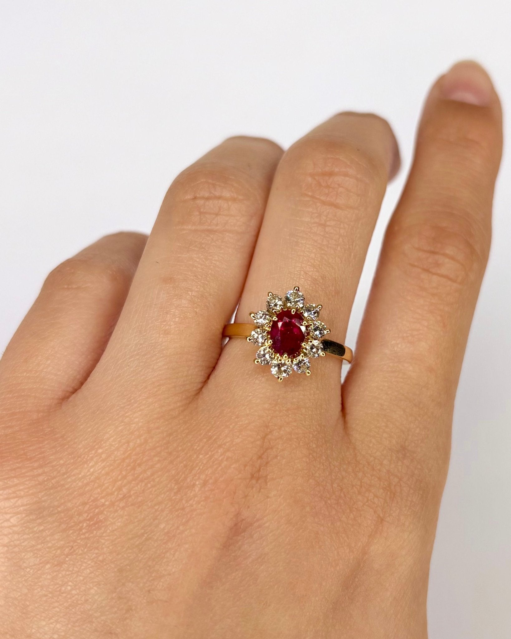Bague Marguerite Rubis 0.87 carat & Diamants 0.50 carat "Nina" - Elliade Paris