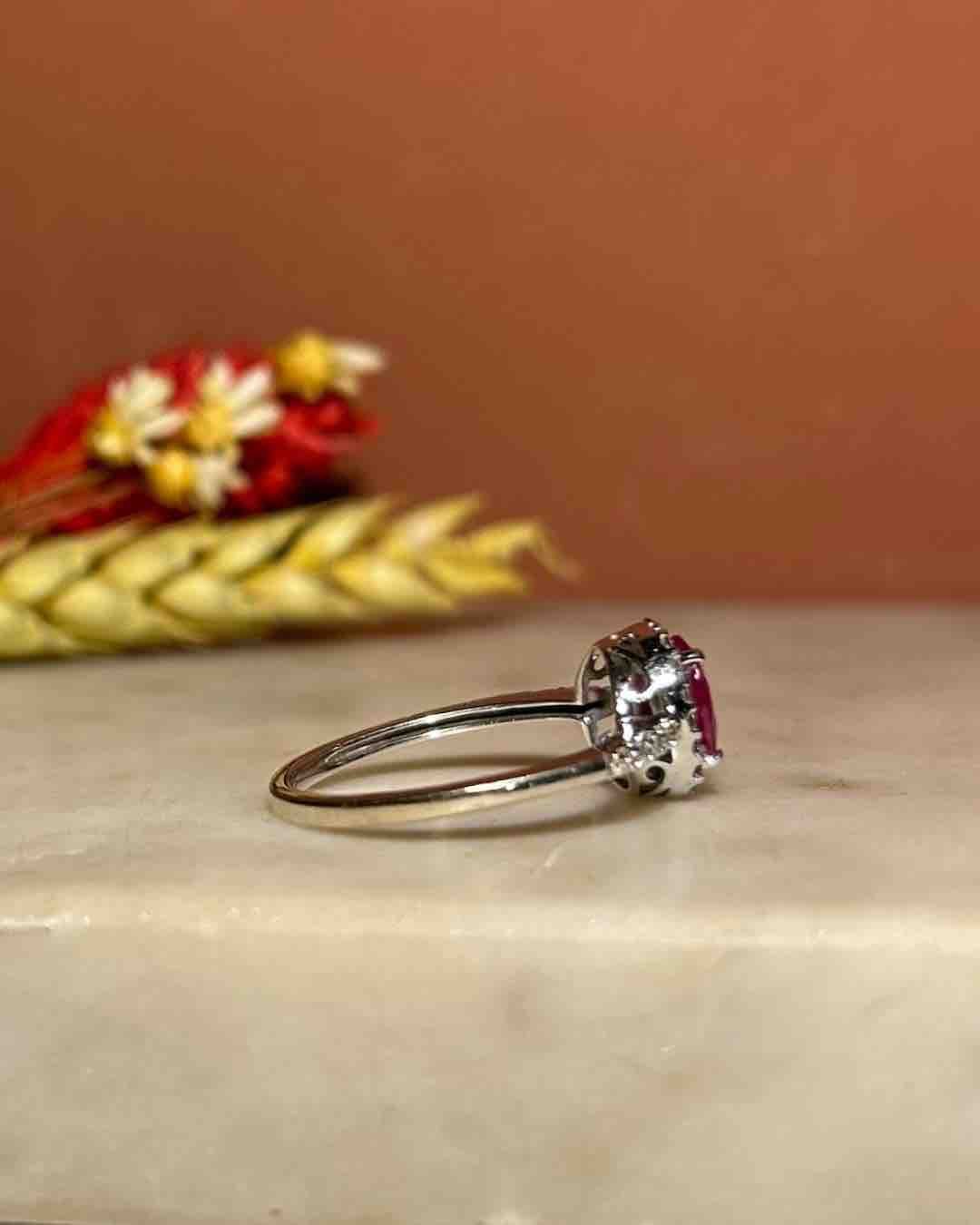 Bague Marguerite Rubis 1 Carat et Diamants "Enola" - Elliade Paris