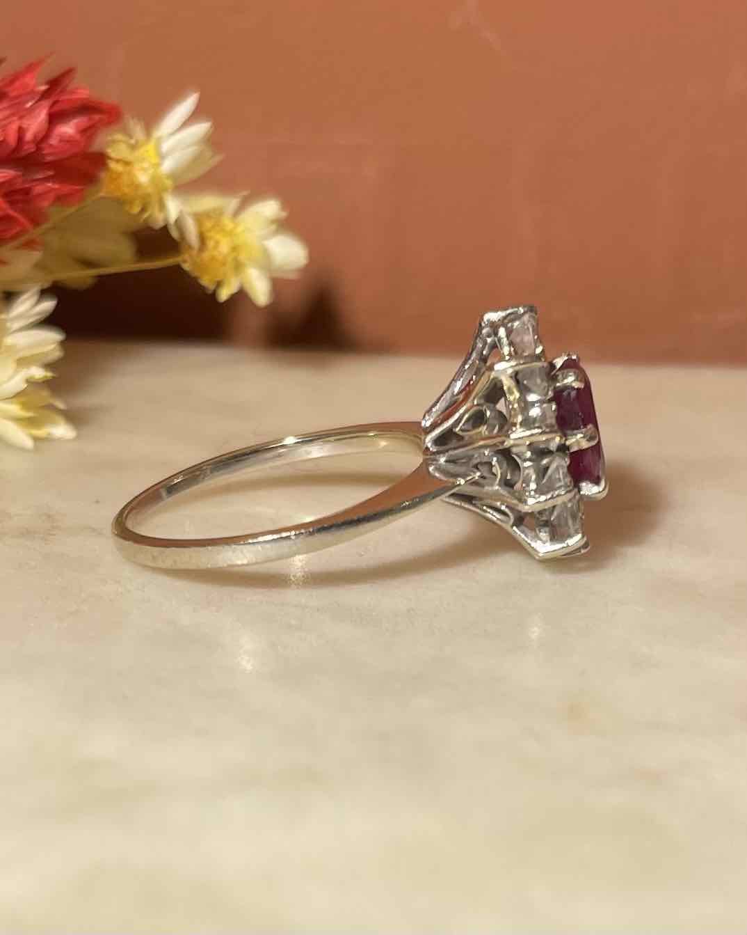 Bague Marguerite Rubis 1.20 carat & Diamants "Eloïse" - Elliade Paris