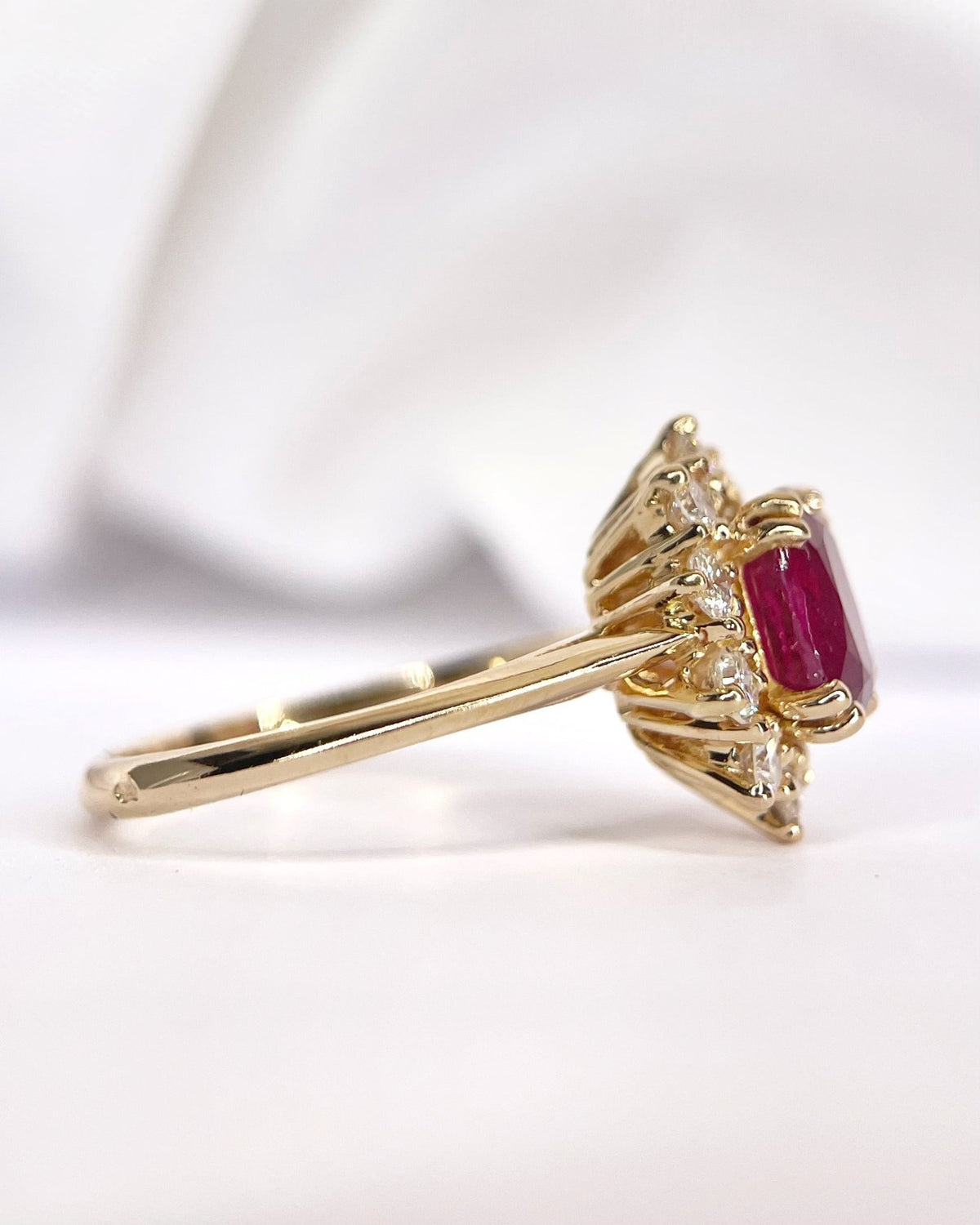 Bague Marguerite Rubis 1.39 carat & Diamants 0.40 carat "Rosie" - Elliade Paris