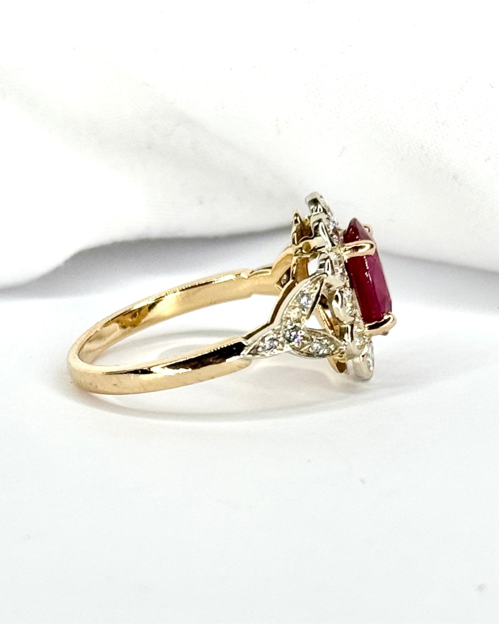 Bague Marguerite Rubis 1.85 carat & Diamants 0.60 carat "Inanna" - Elliade Paris