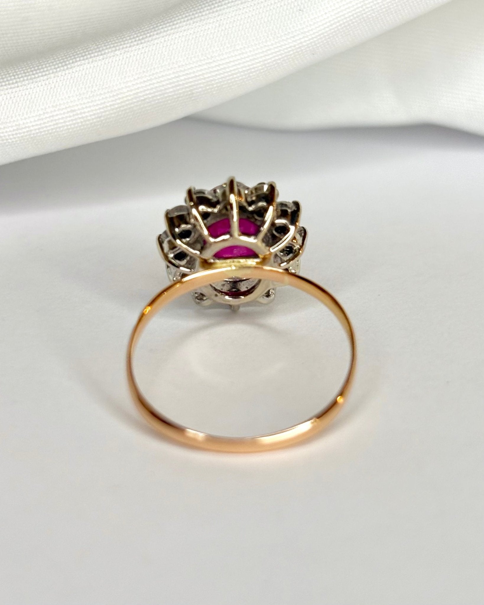 Bague Marguerite Rubis 4 carats & Diamants 0.84 carat "Gaelle" - Elliade Paris