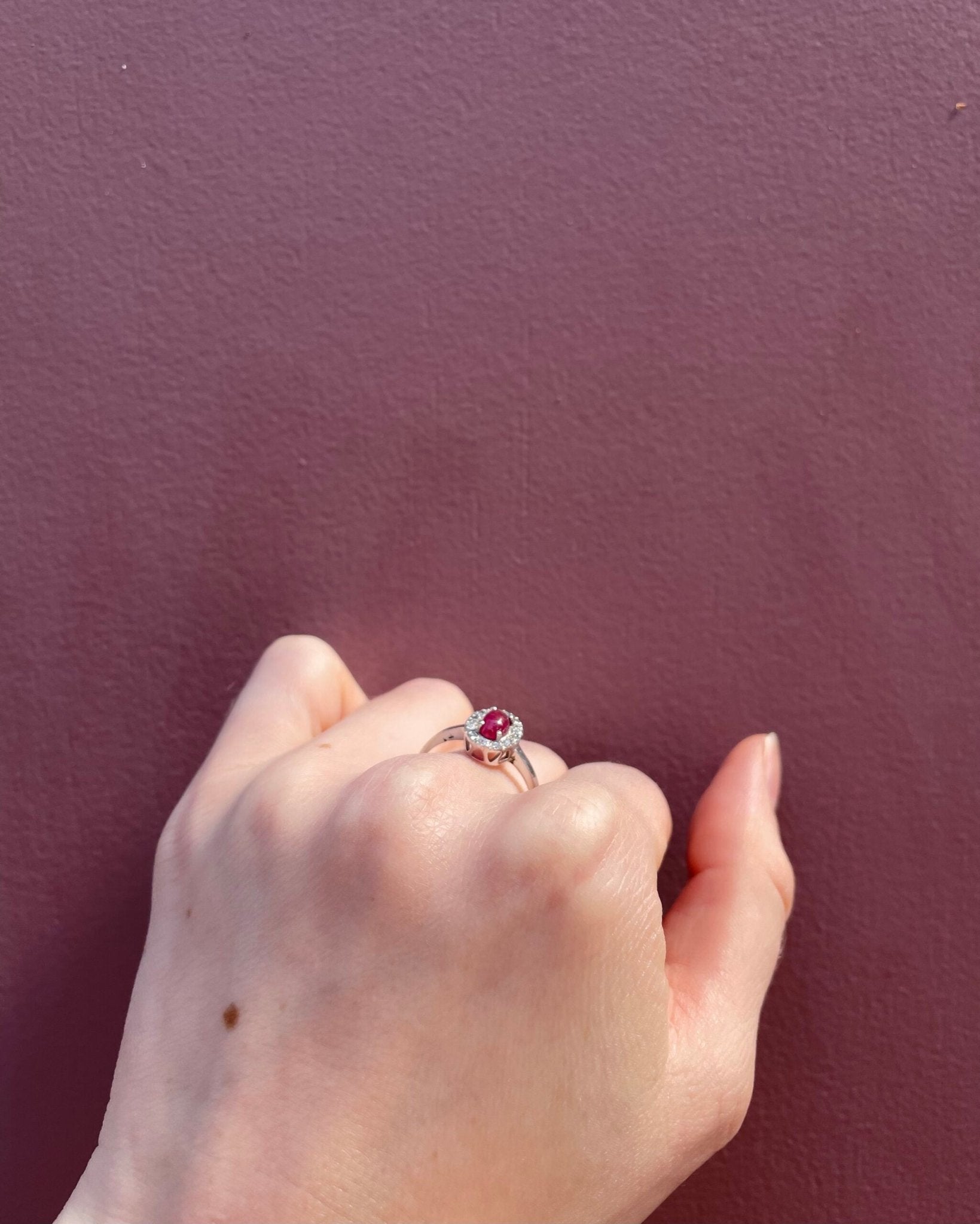 Bague Marguerite Rubis Cabochon 0.80 carat & Diamants "Rosy" - Elliade Paris