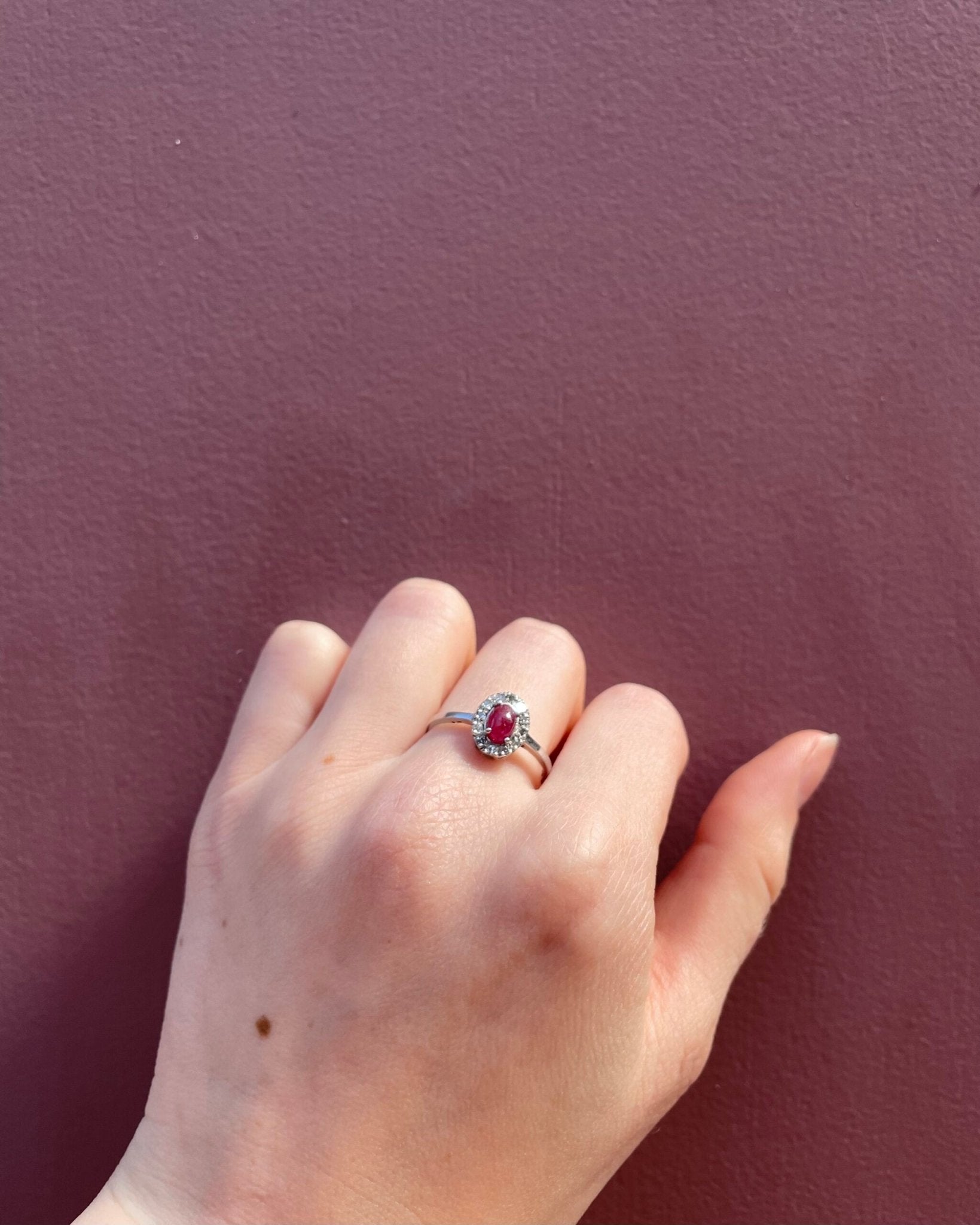 Bague Marguerite Rubis Cabochon 0.80 carat & Diamants "Rosy" - Elliade Paris