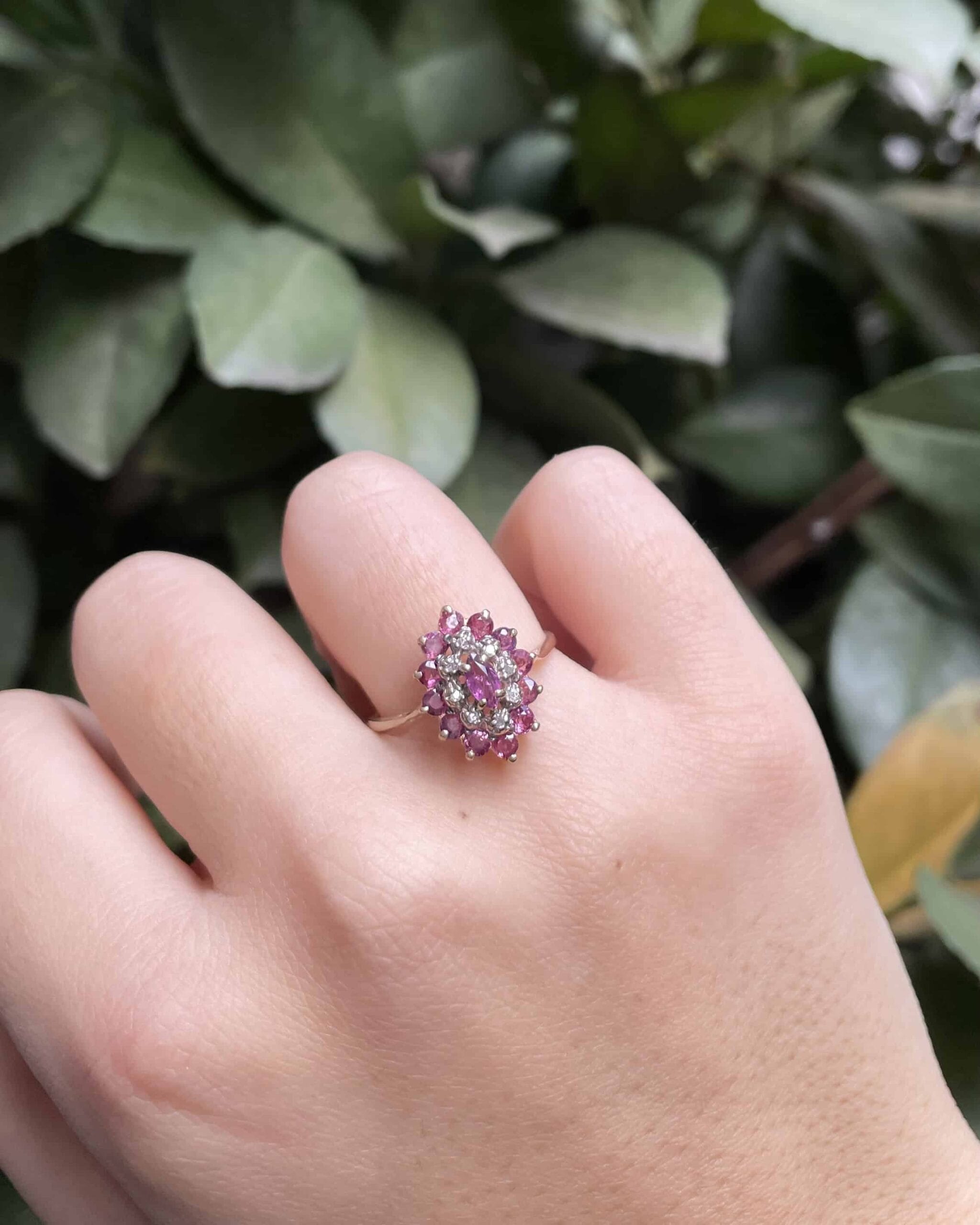 Bague Marguerite 13 Rubis & Diamants "Kensley" - Elliade Paris
