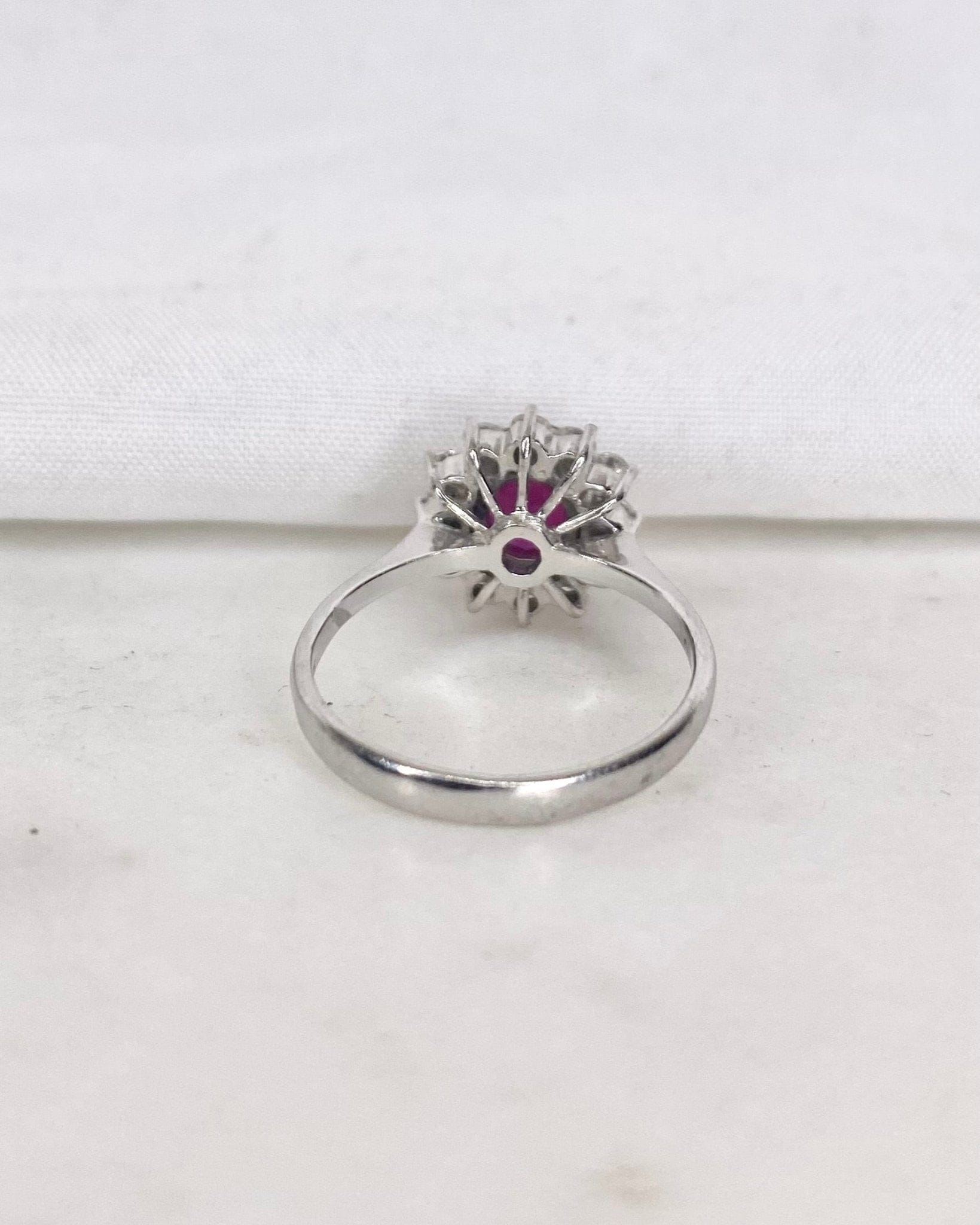 Bague marguerite rubis et diamants "Lana" - Elliade Paris