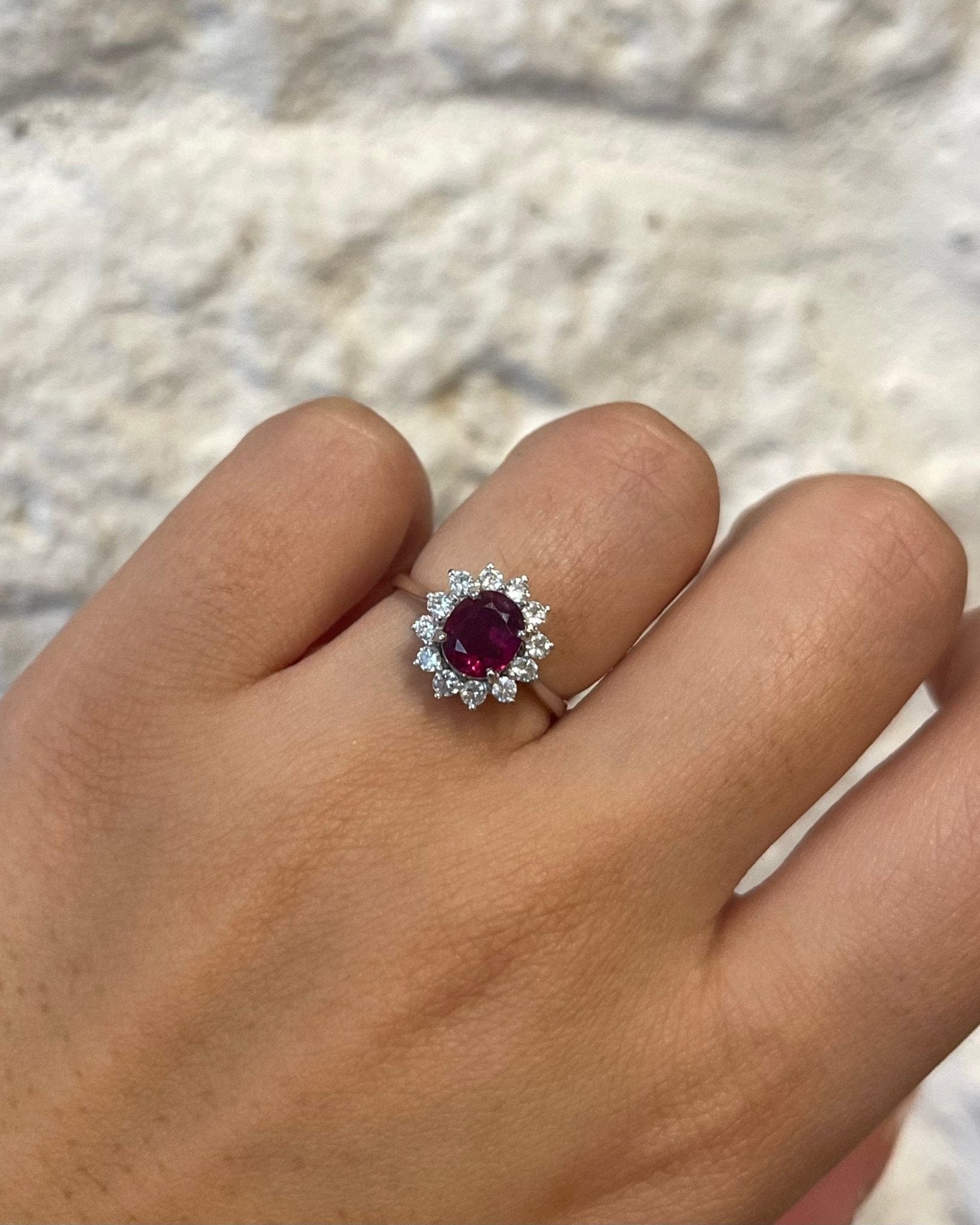 Bague marguerite rubis et diamants "Lana" - Elliade Paris