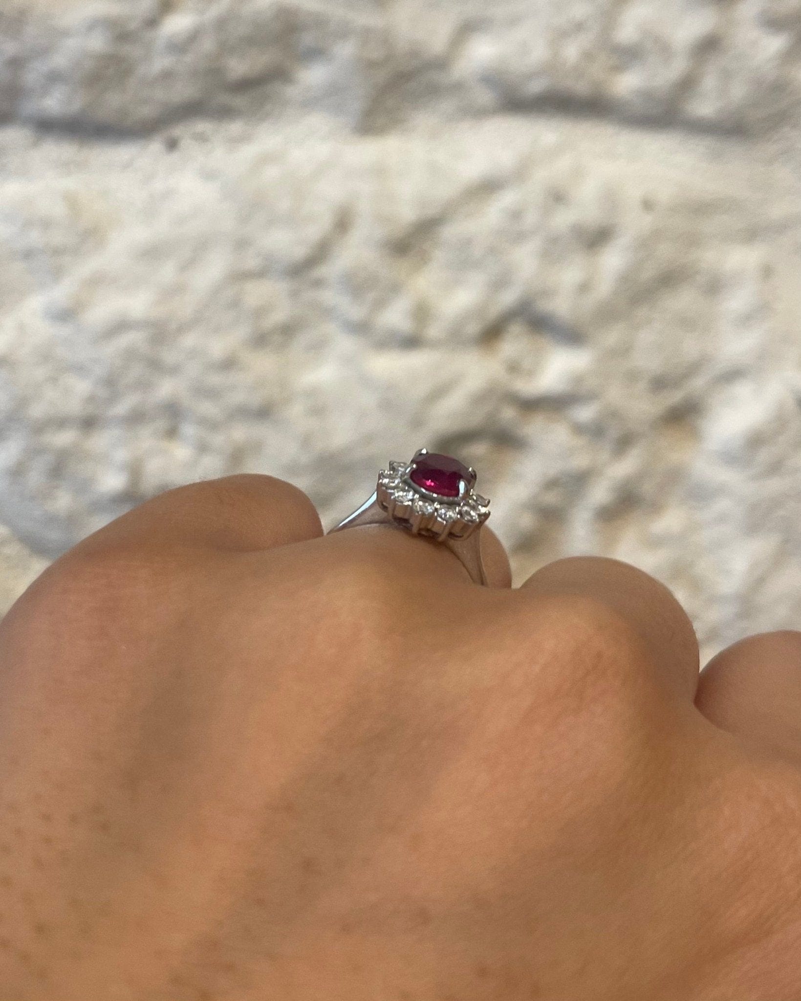 Bague marguerite rubis et diamants "Lana" - Elliade Paris