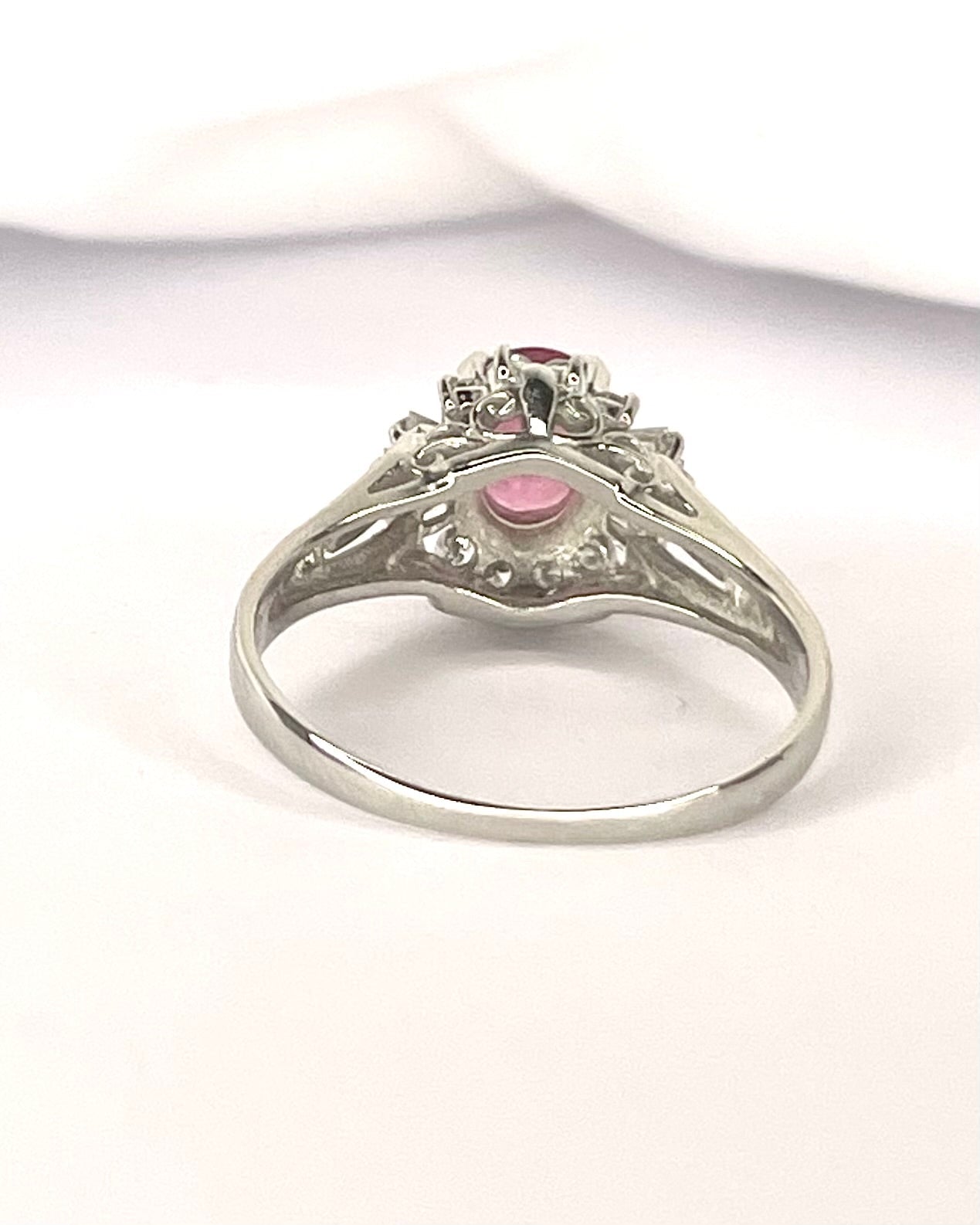 Bague Marguerite Rubis Mozambicain 0.93 carat & Diamants 0.29 carat "Vivienne" - Elliade Paris