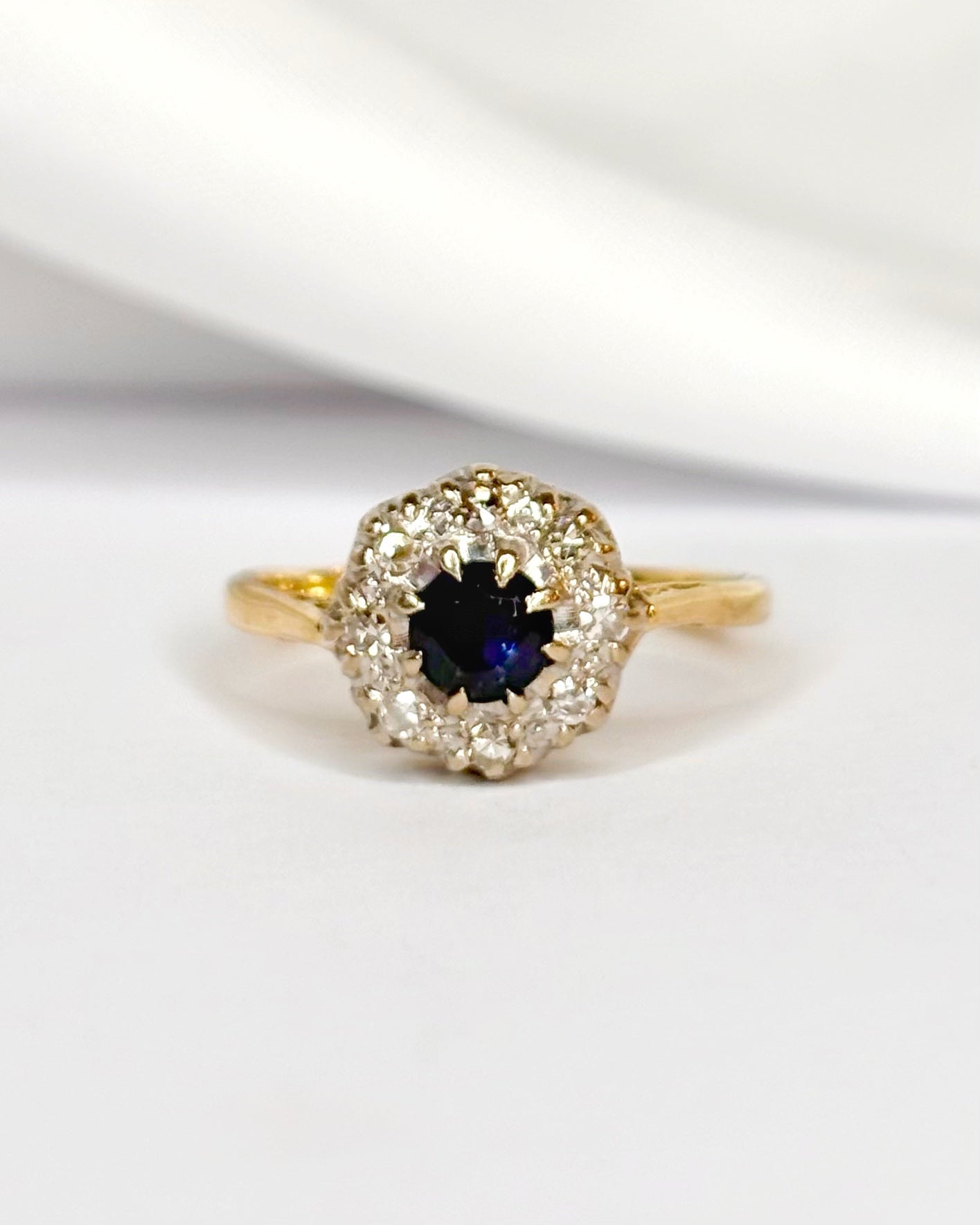 Bague Marguerite Saphir 0.30 carat & Diamants "Elena" - Elliade Paris