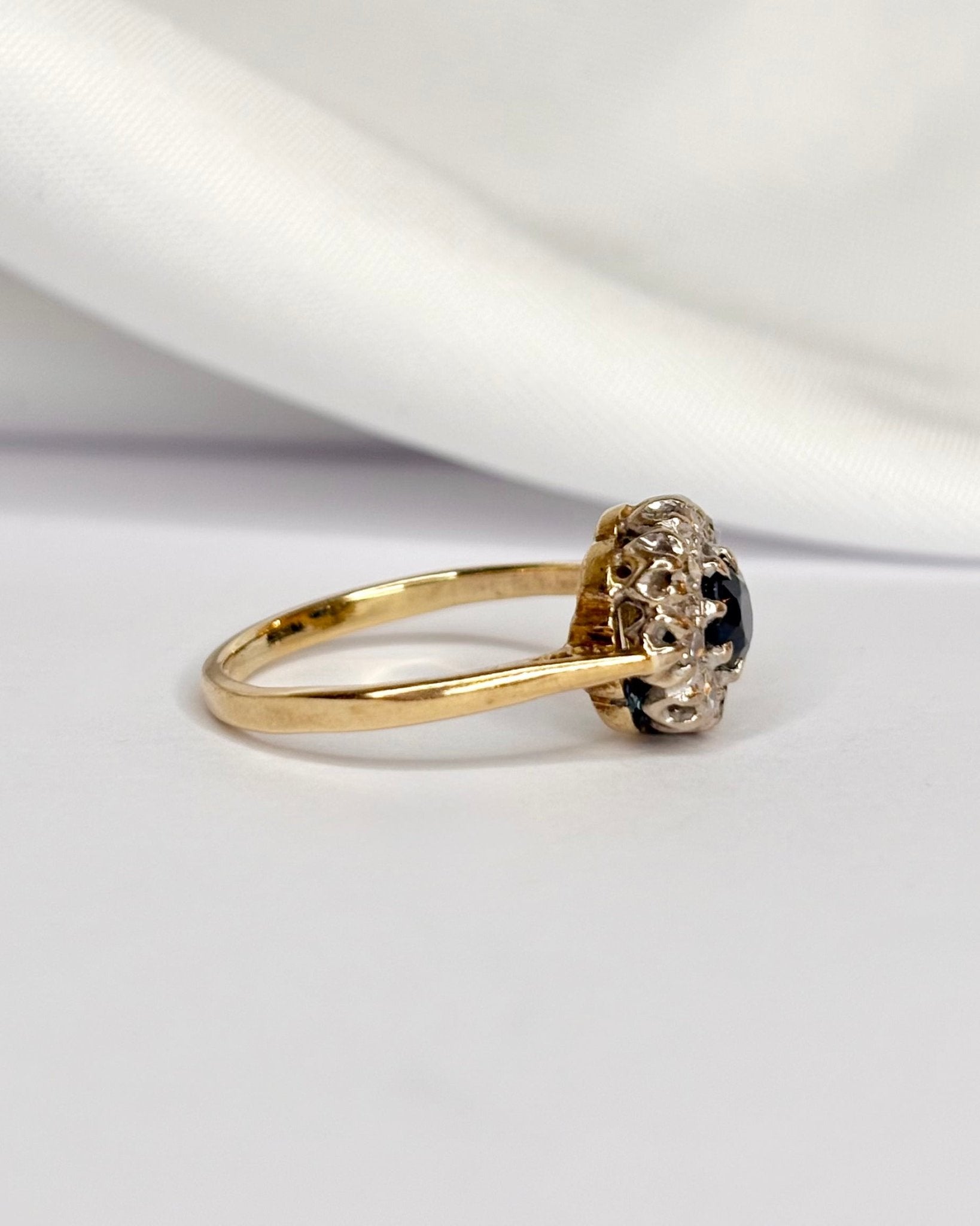 Bague Marguerite Saphir 0.30 carat & Diamants "Elena" - Elliade Paris