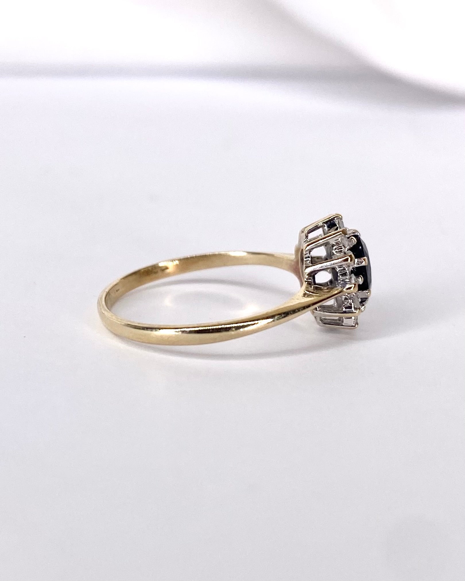 Bague Marguerite Saphir 0.45 carat & Diamants "Aurélie" - Elliade Paris
