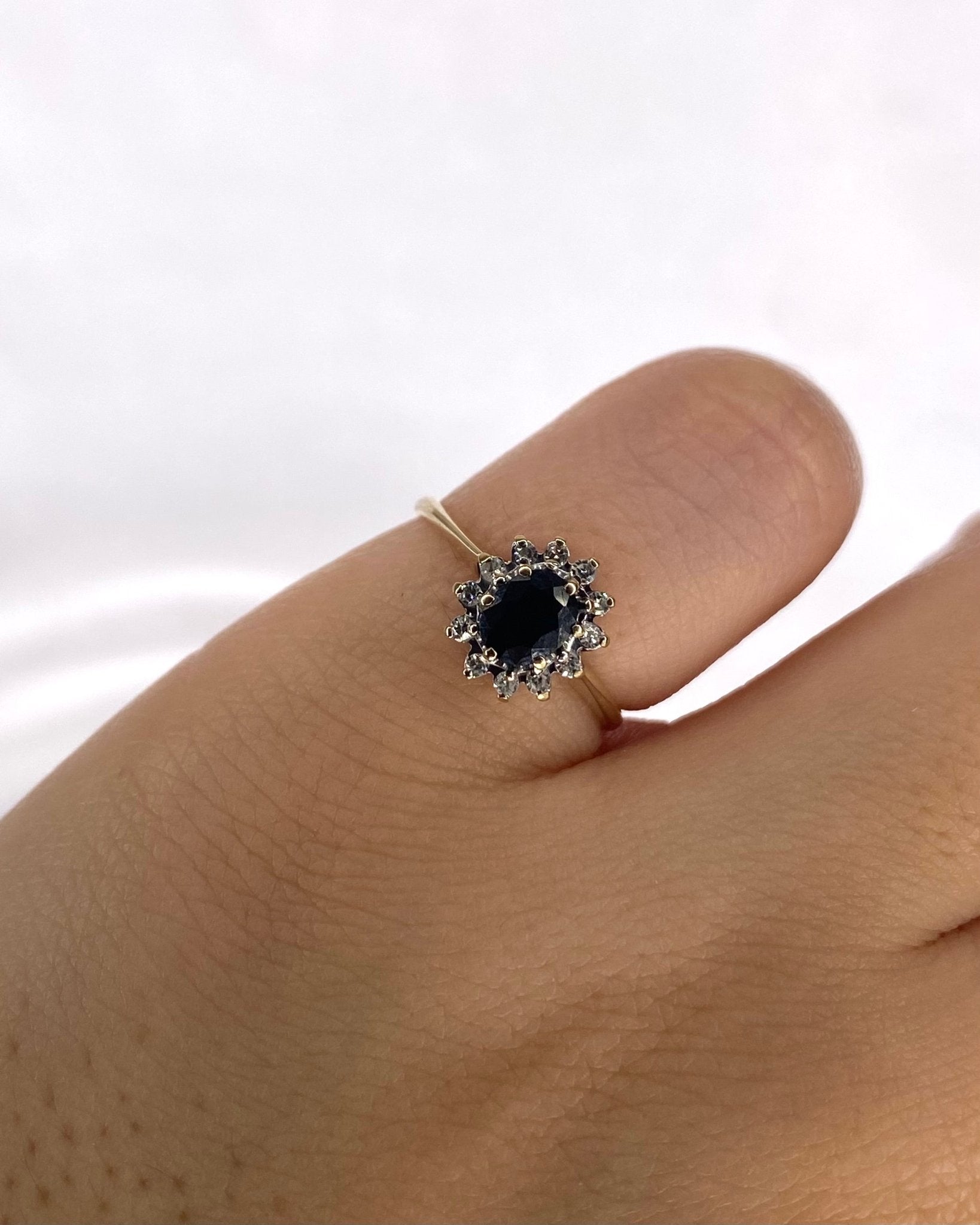 Bague Marguerite Saphir 0.45 carat & Diamants "Aurélie" - Elliade Paris