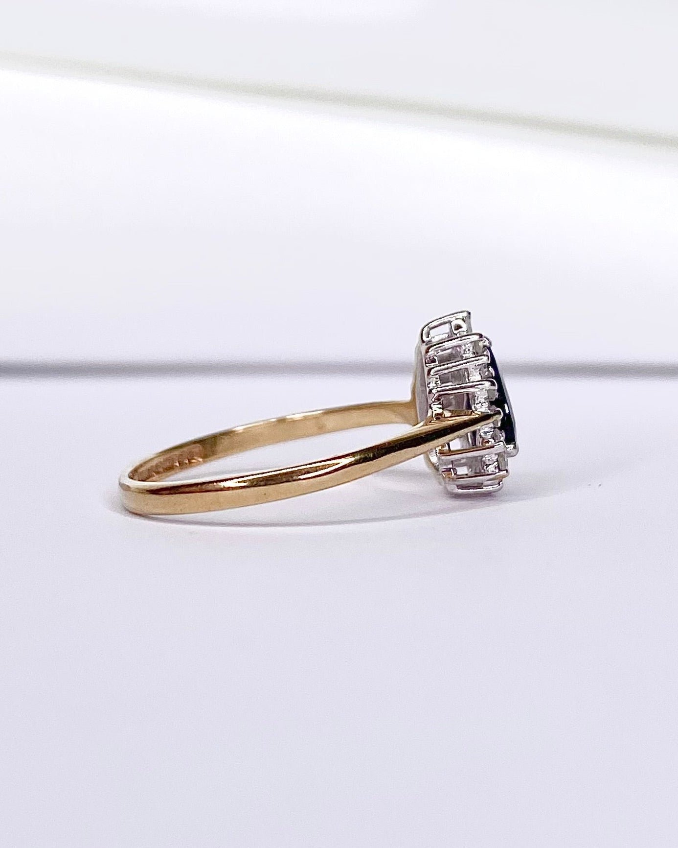 Bague Marguerite Saphir 0.45 carat & Diamants "Manon" - Elliade Paris