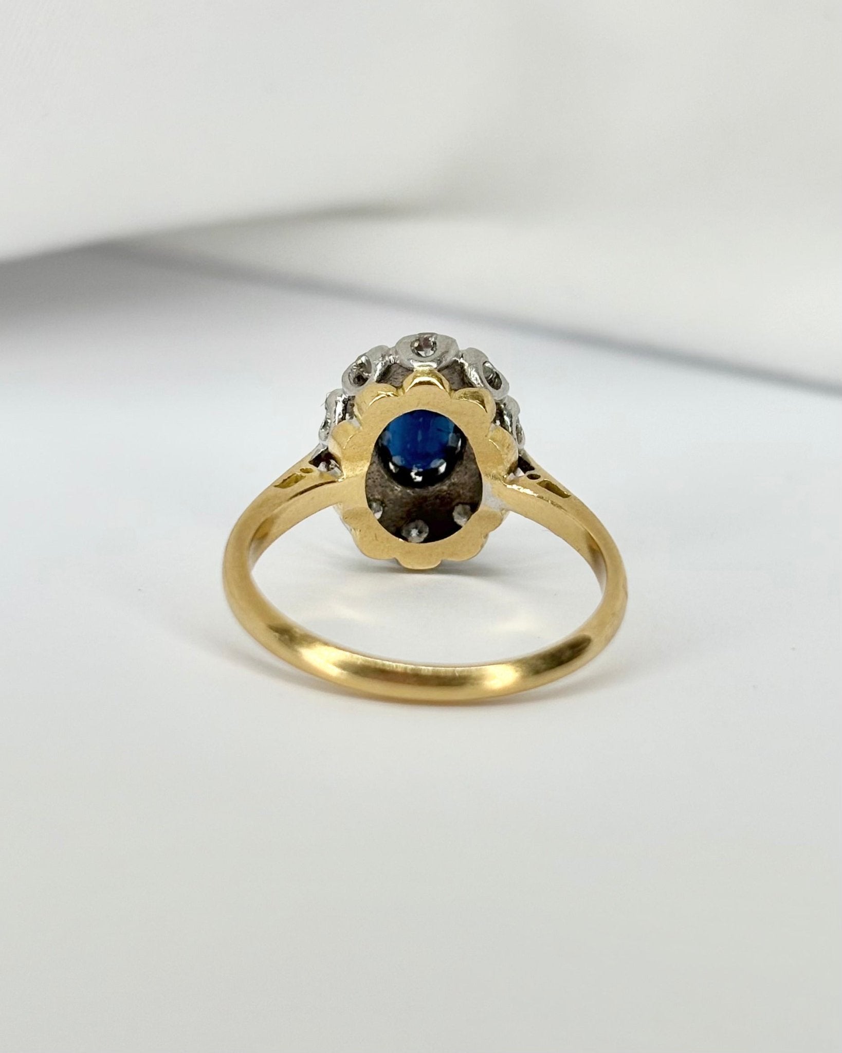 Bague Marguerite Saphir 0.50 carat & 10 Diamants "Mia" - Elliade Paris