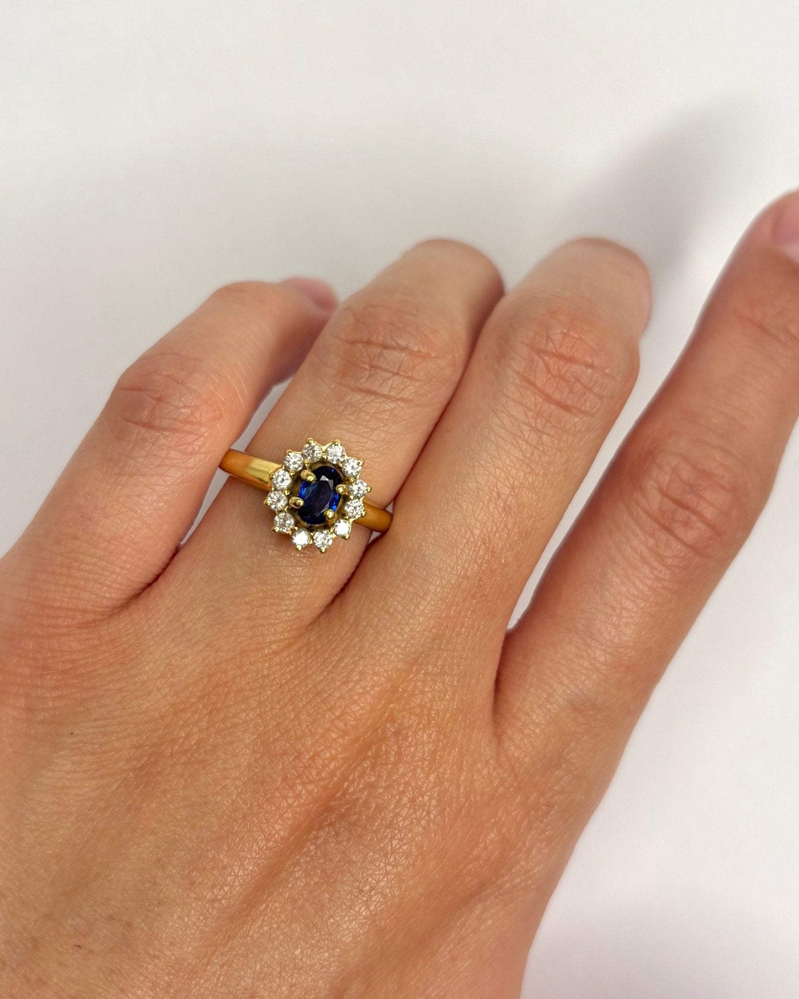 Bague Marguerite Saphir 0.50 carat & Diamants 0.36 carat "Thémis" - Elliade Paris