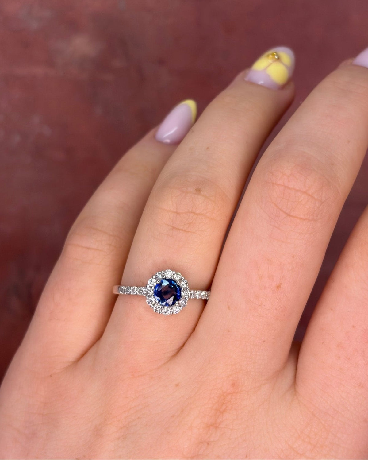 Bague Marguerite Saphir 0.54 carat & Diamants 0.35 carat "Amélia" - Elliade Paris