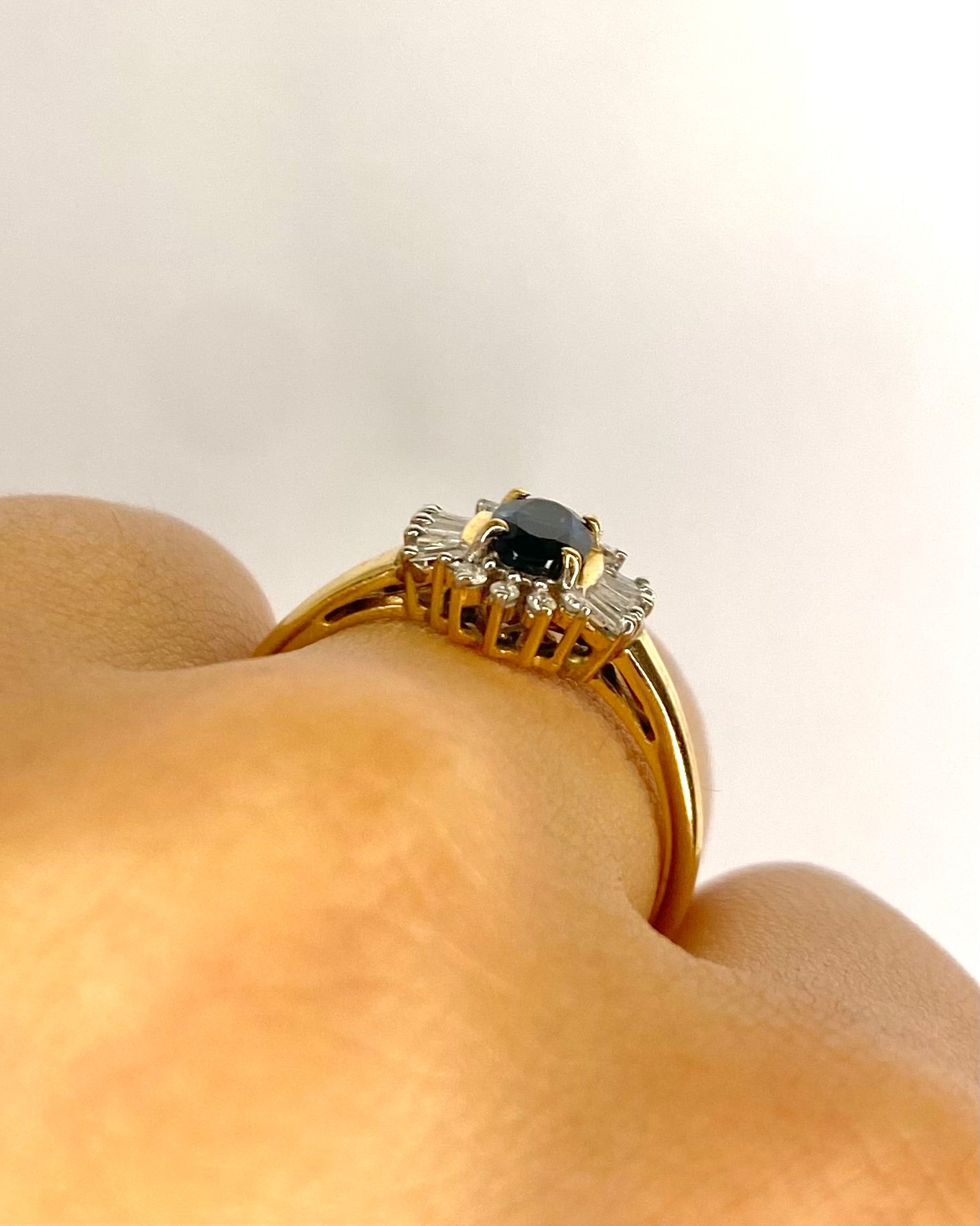 Bague Marguerite Saphir 0.60 carat & Diamants 0.25 carat "Soizic" - Elliade Paris