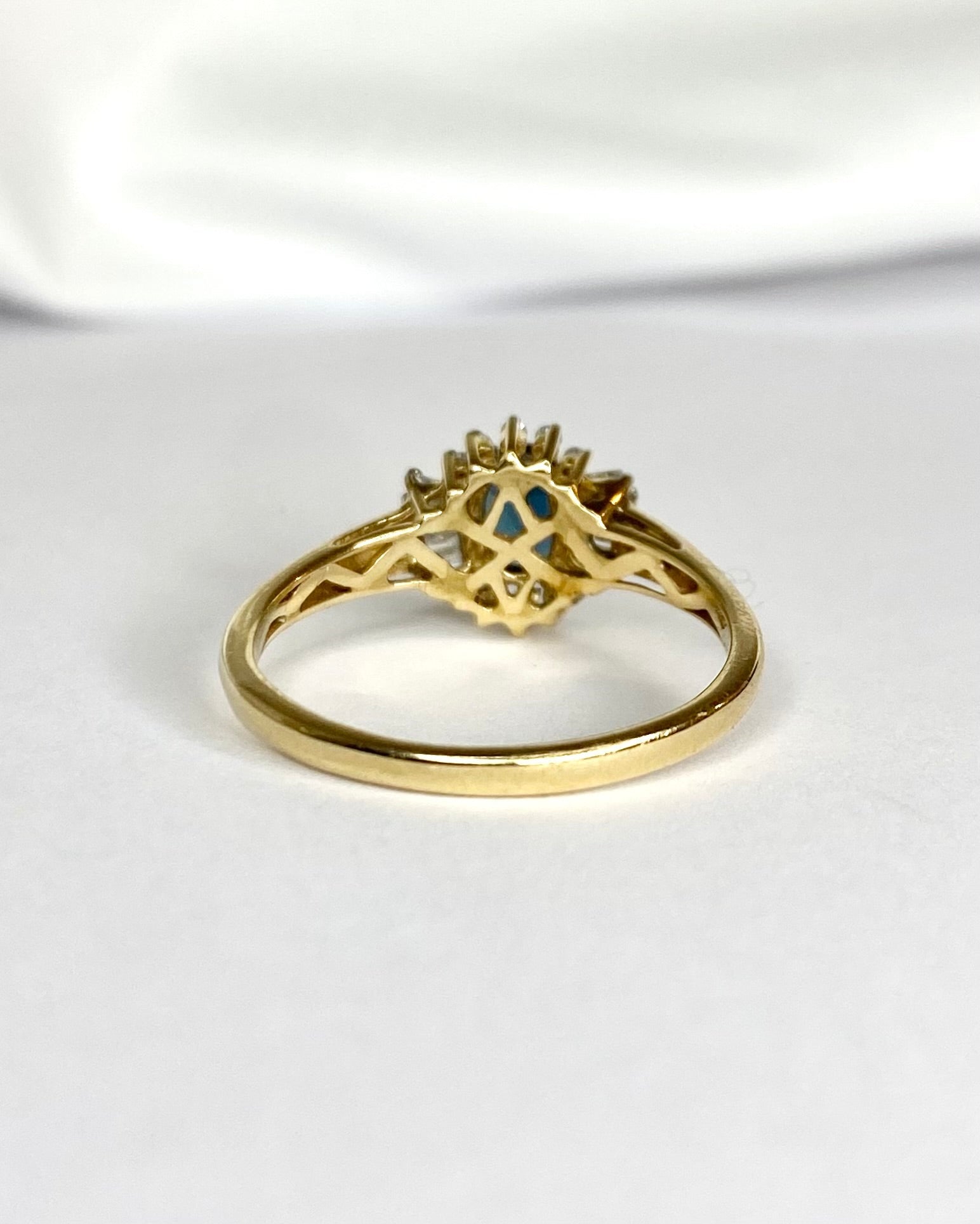 Bague Marguerite Saphir 0.60 carat & Diamants 0.25 carat "Soizic" - Elliade Paris