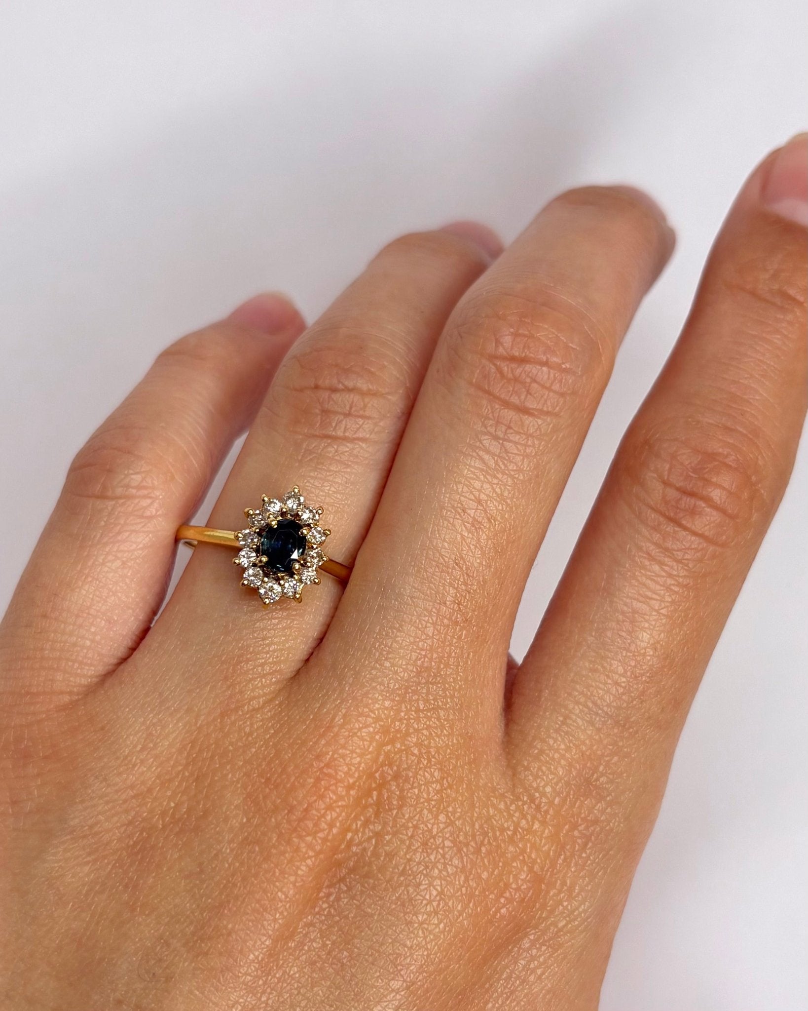 Bague Marguerite Saphir 0.60 carat & Diamants "Aurora" - Elliade Paris