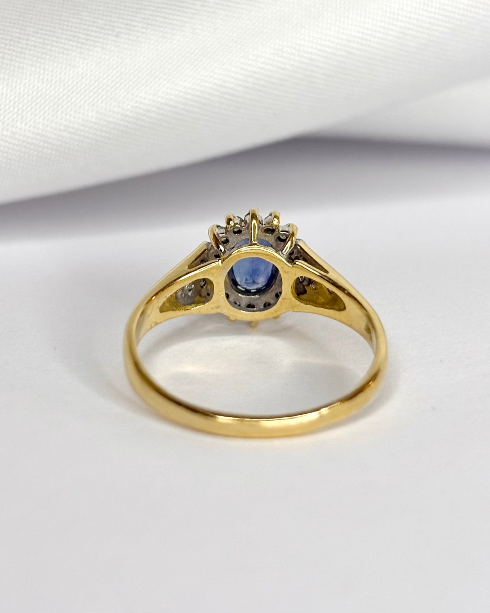 Bague Marguerite Saphir 0.60 carat & Diamants "Raina" - Elliade Paris