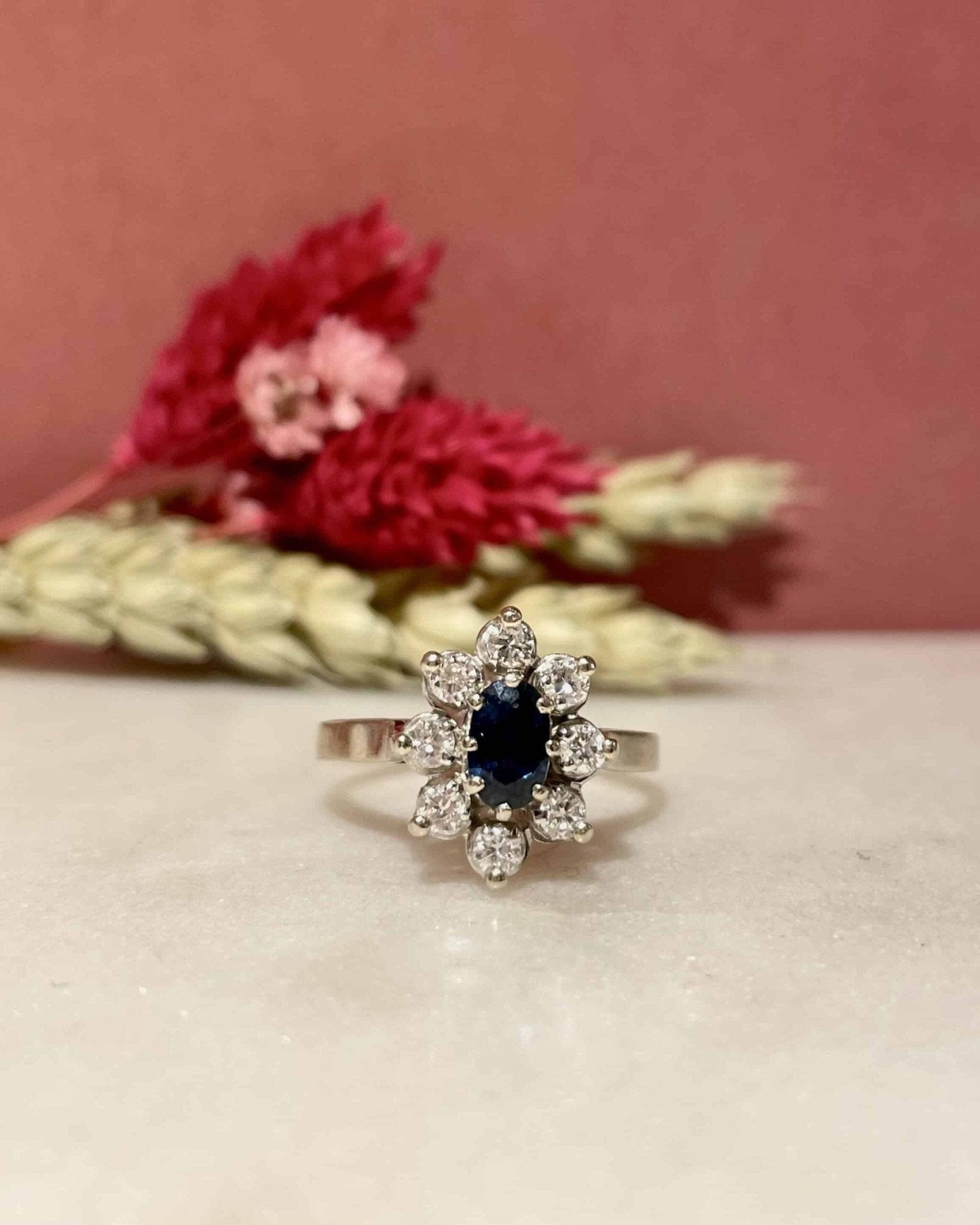 Bague Marguerite Saphir 0.65 Carat & Diamants "Persia" - Elliade Paris