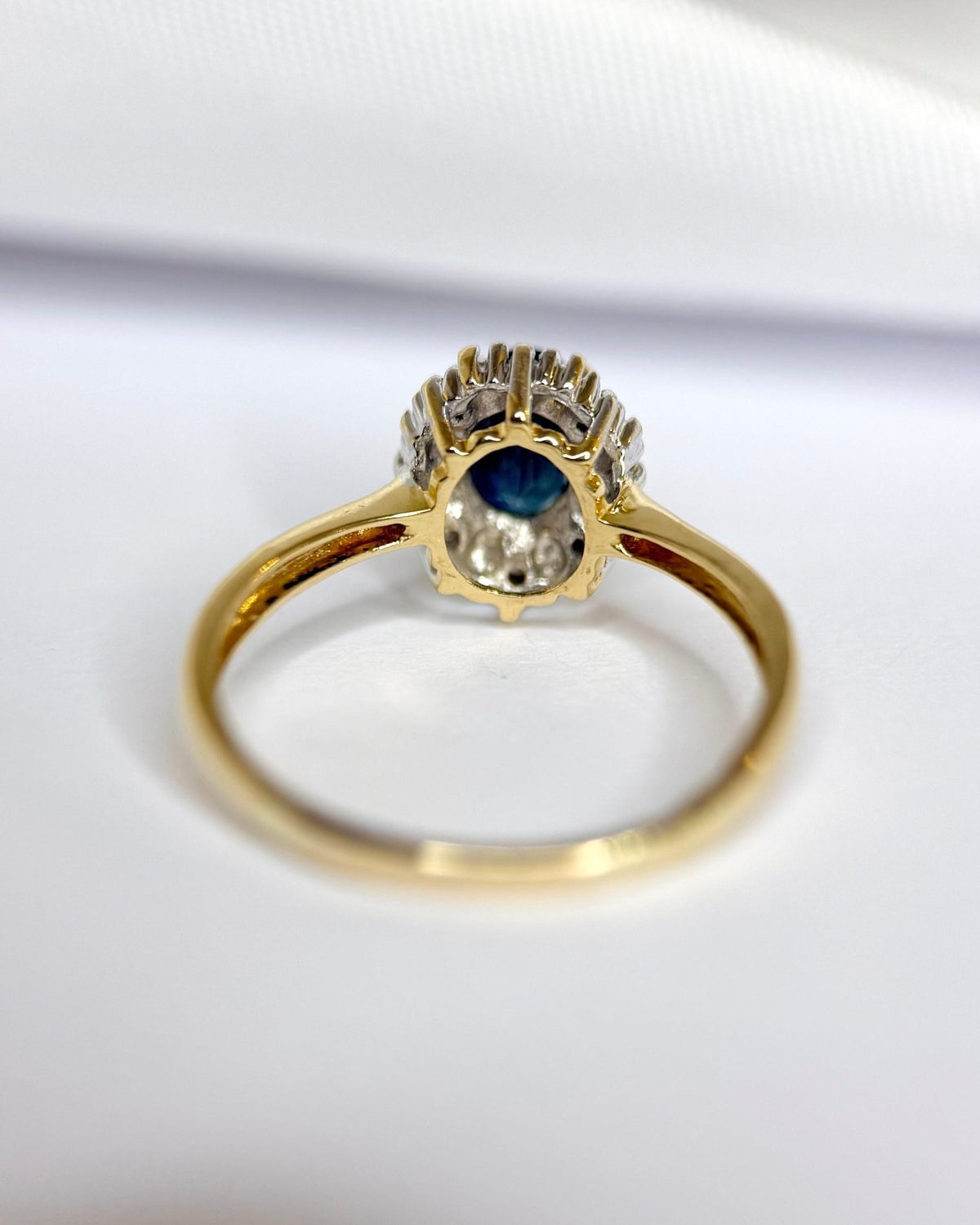 Bague Marguerite Saphir 0.69 carat & Diamants 0.70 carat "Estelle" - Elliade Paris