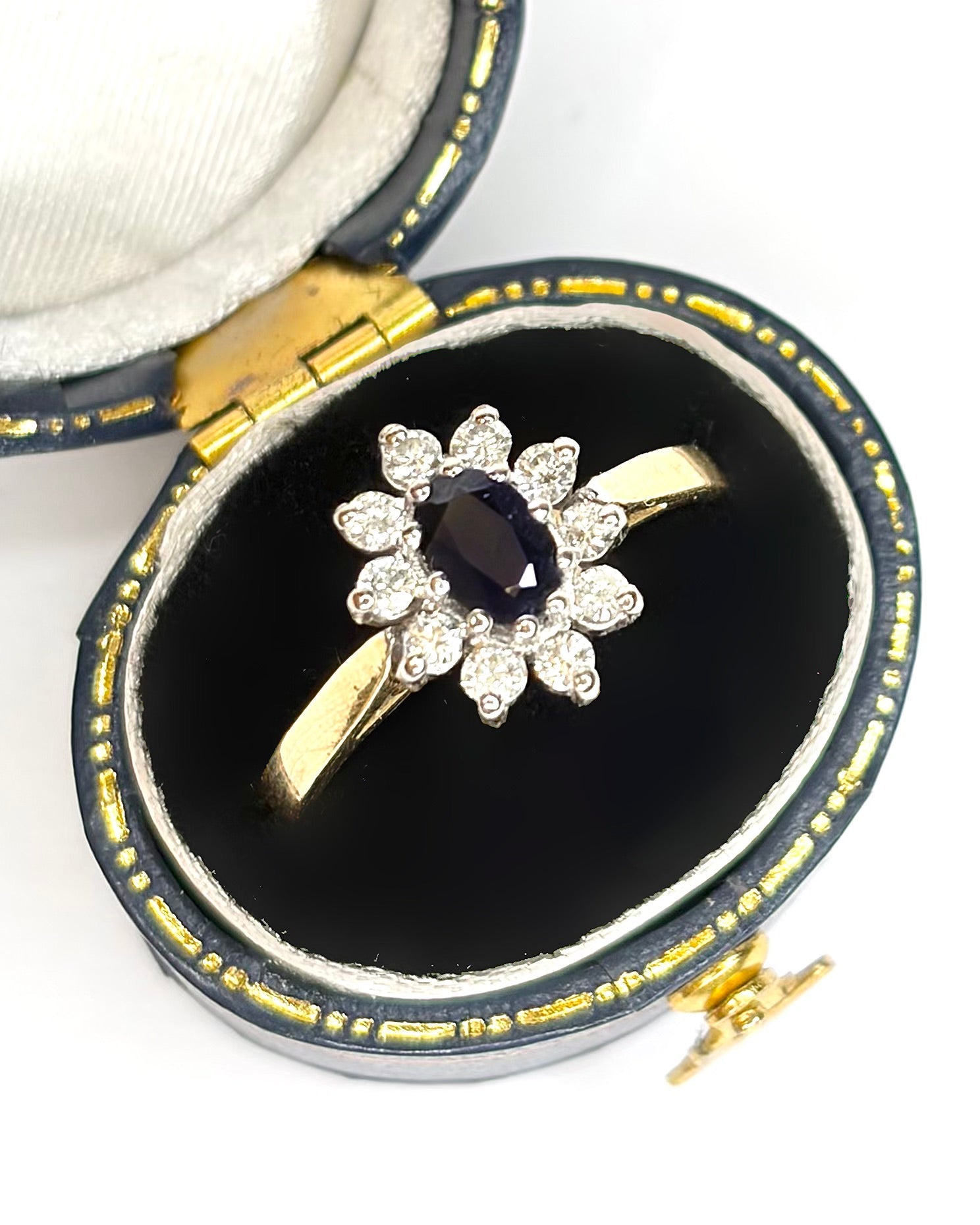 Bague Marguerite Saphir 0.70 carat & Diamants 0.40 carat "Maryline" - Elliade Paris