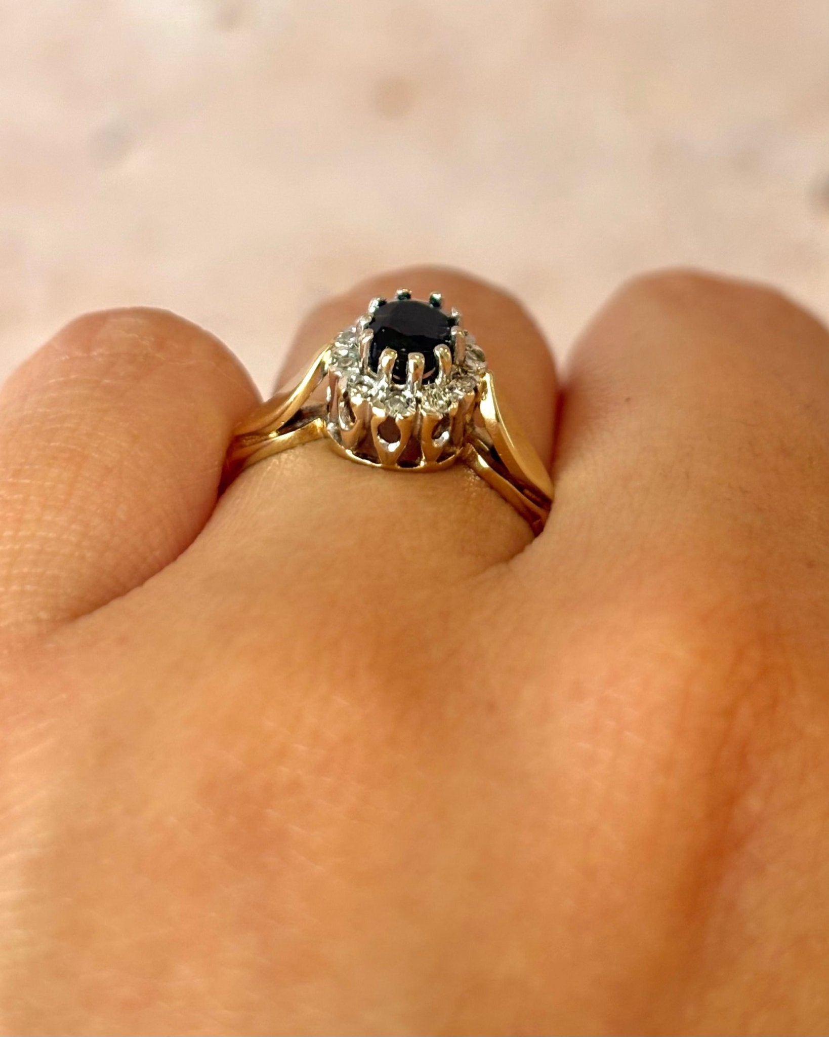 Bague Marguerite Saphir 0.70 carat & Diamants "Chloé" - Elliade Paris
