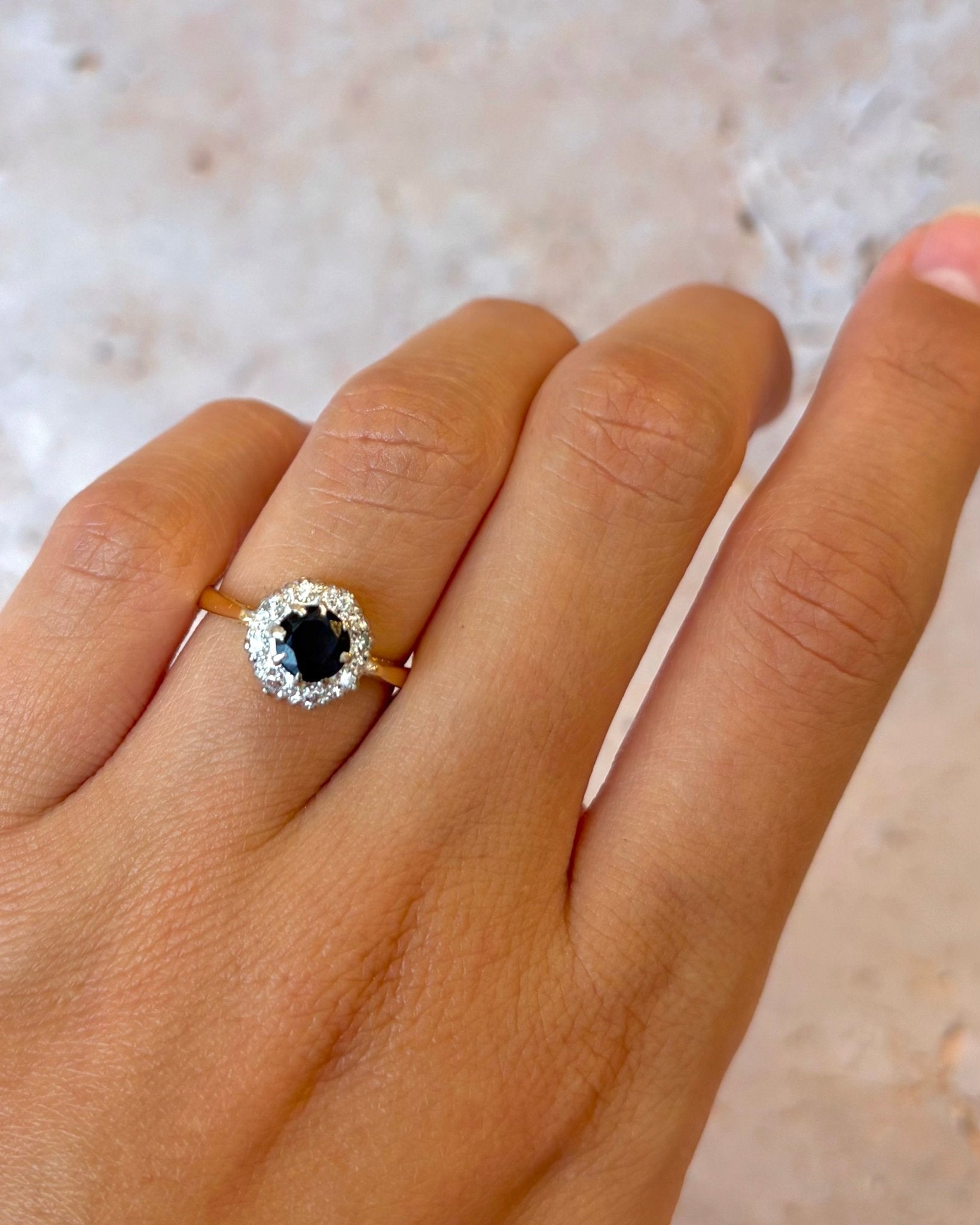 Bague Marguerite Saphir 0.80 carat & Diamants "Sofia" - Elliade Paris