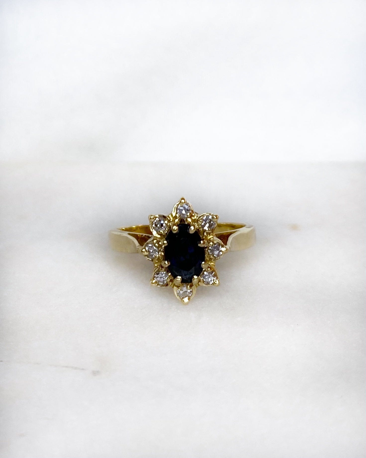 Bague Marguerite Saphir 0.80 carats & Diamants "Miel" - Elliade Paris