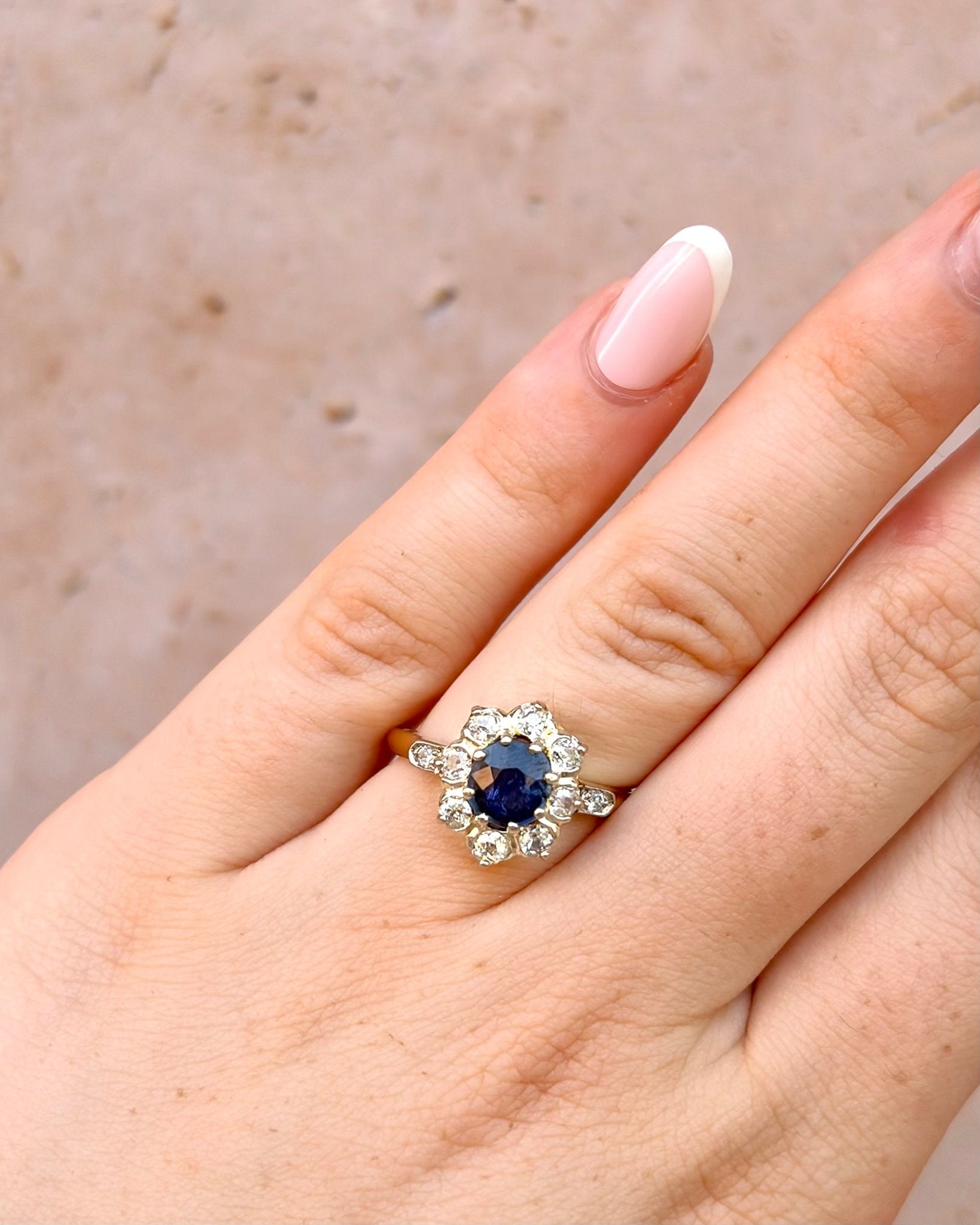 Bague Marguerite Saphir 0.80 ct & Diamants 0.44 ct "Claudia" - Elliade Paris