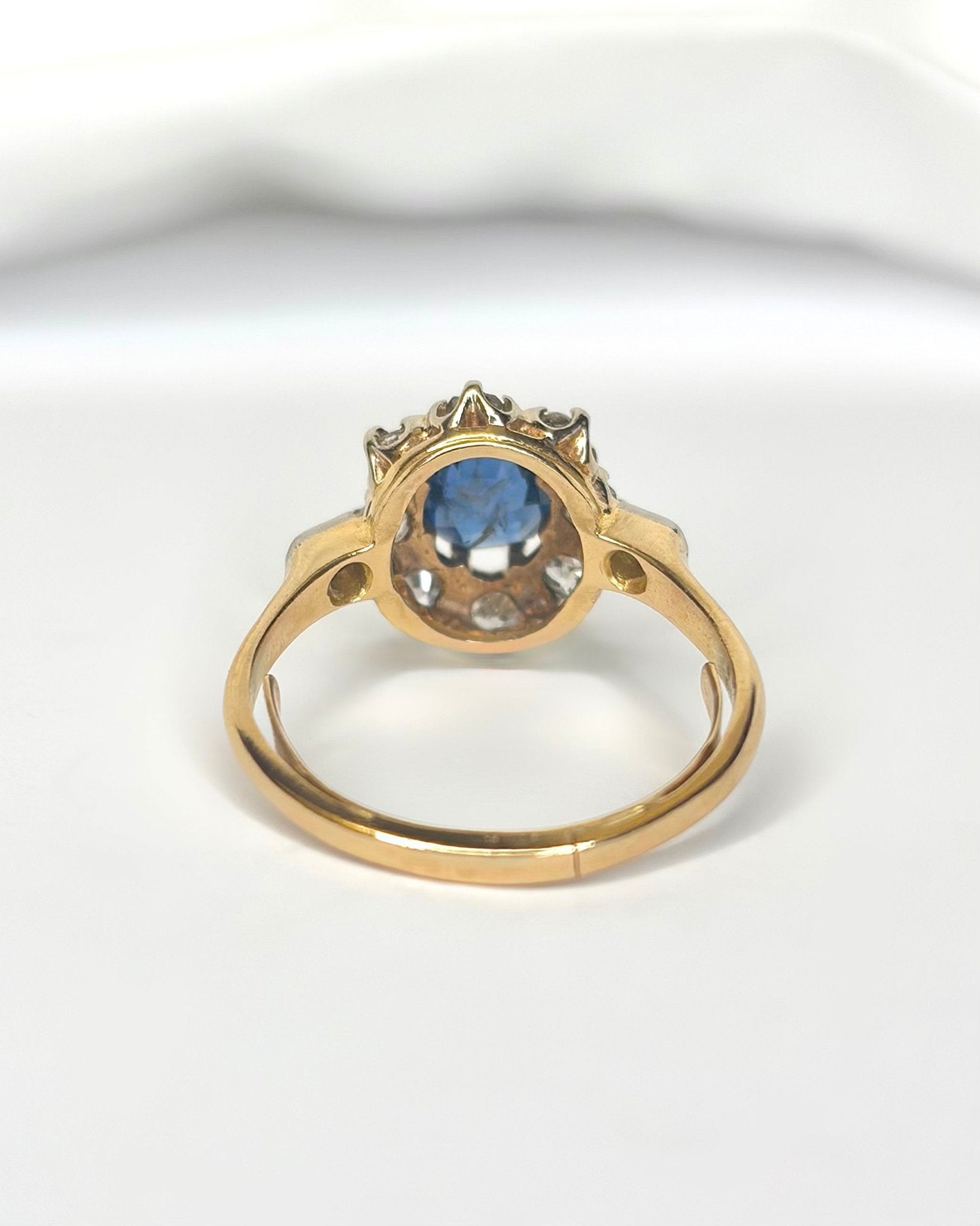 Bague Marguerite Saphir 0.80 ct & Diamants 0.44 ct "Claudia" - Elliade Paris