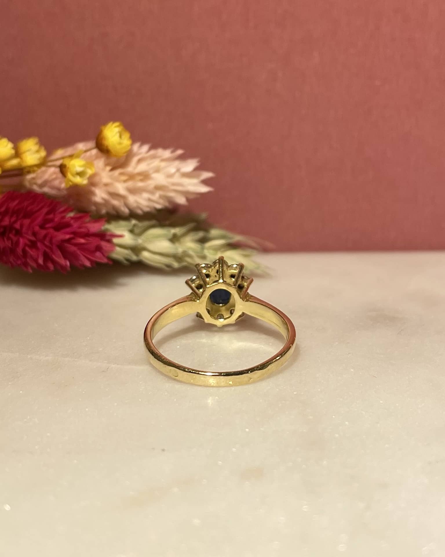 Bague Marguerite Saphir 0.83 Carat & Diamants "Angélina" - Elliade Paris