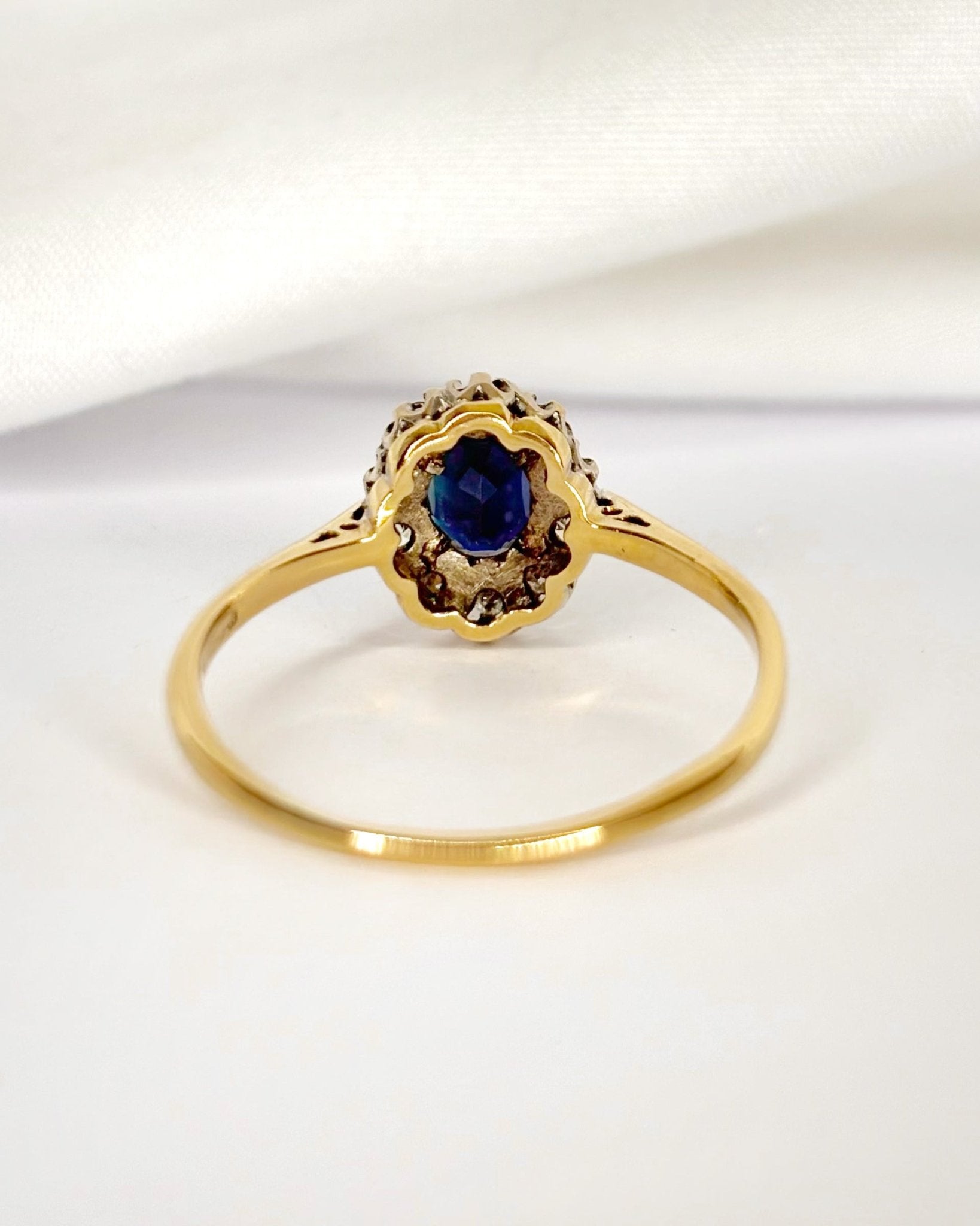 Bague Marguerite Saphir 0.85 carat & Diamants "Erine" - Elliade Paris